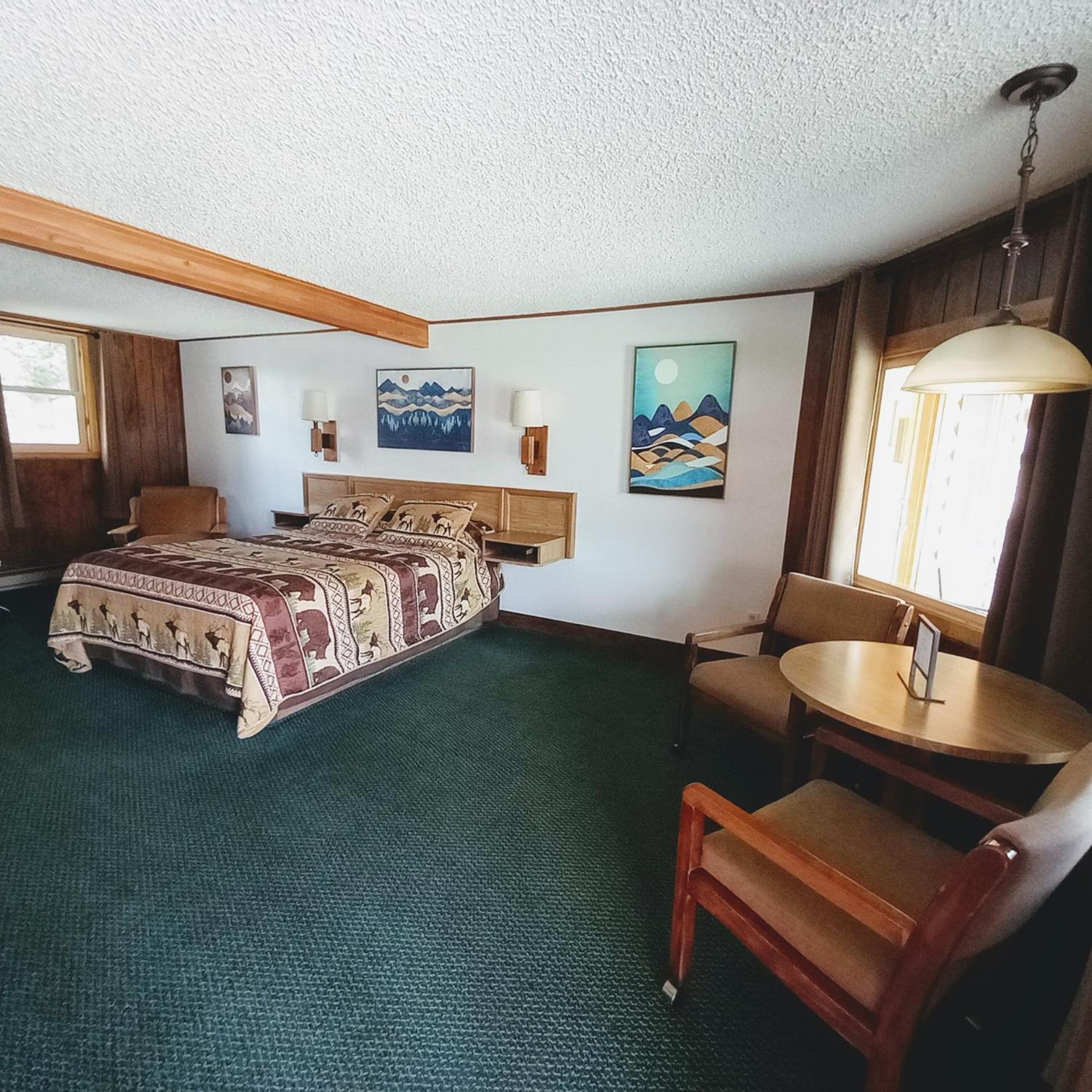 Lone Eagle Lodge photo 26