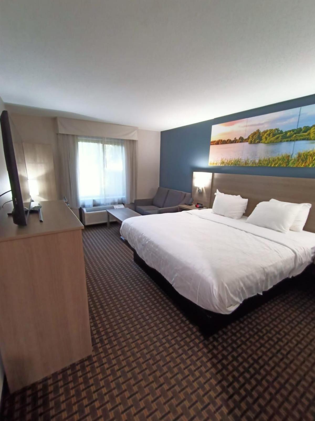 Red Roof Inn & Suites Tomah photo 31