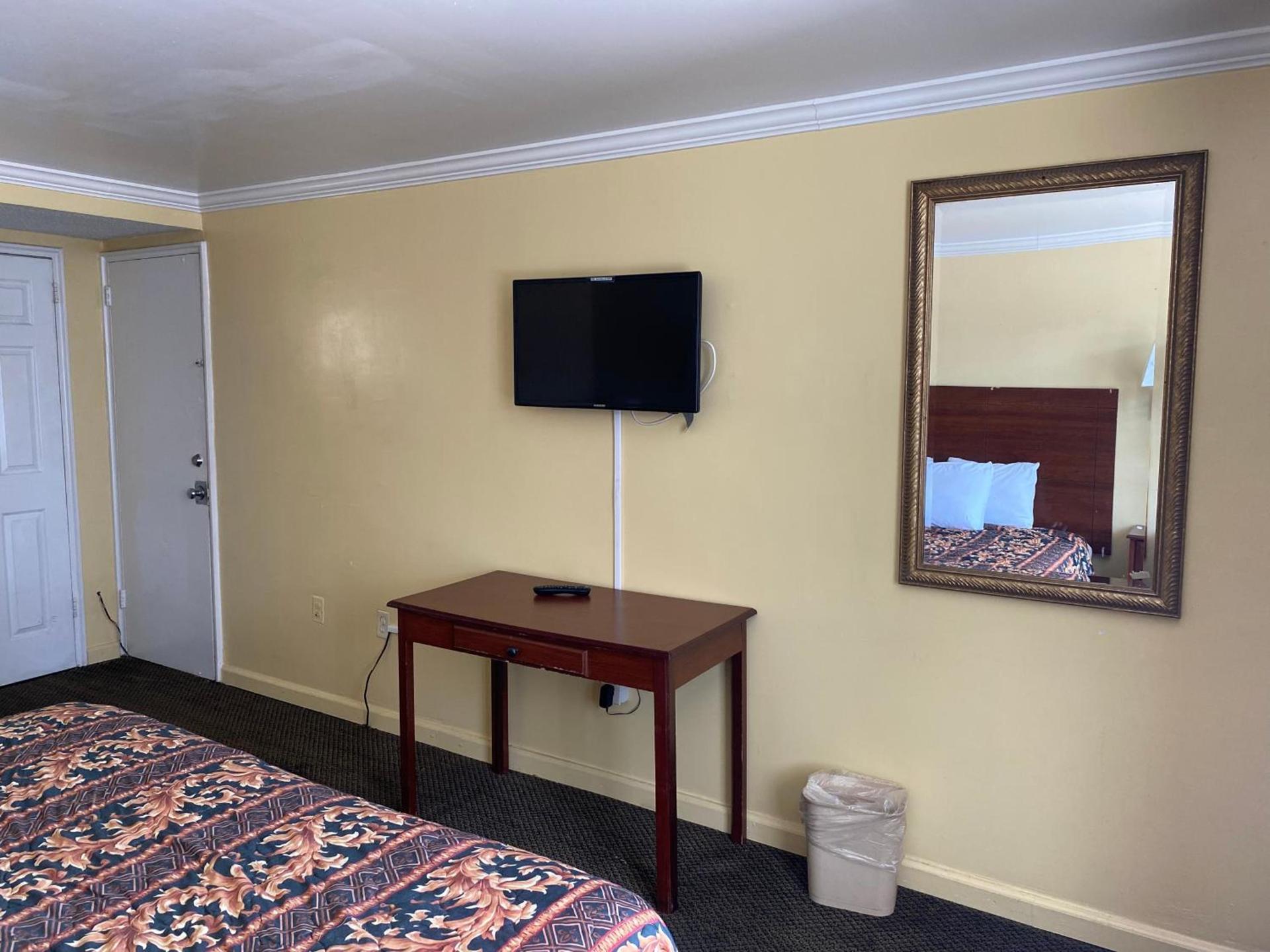 Downbeach Inn photo 10