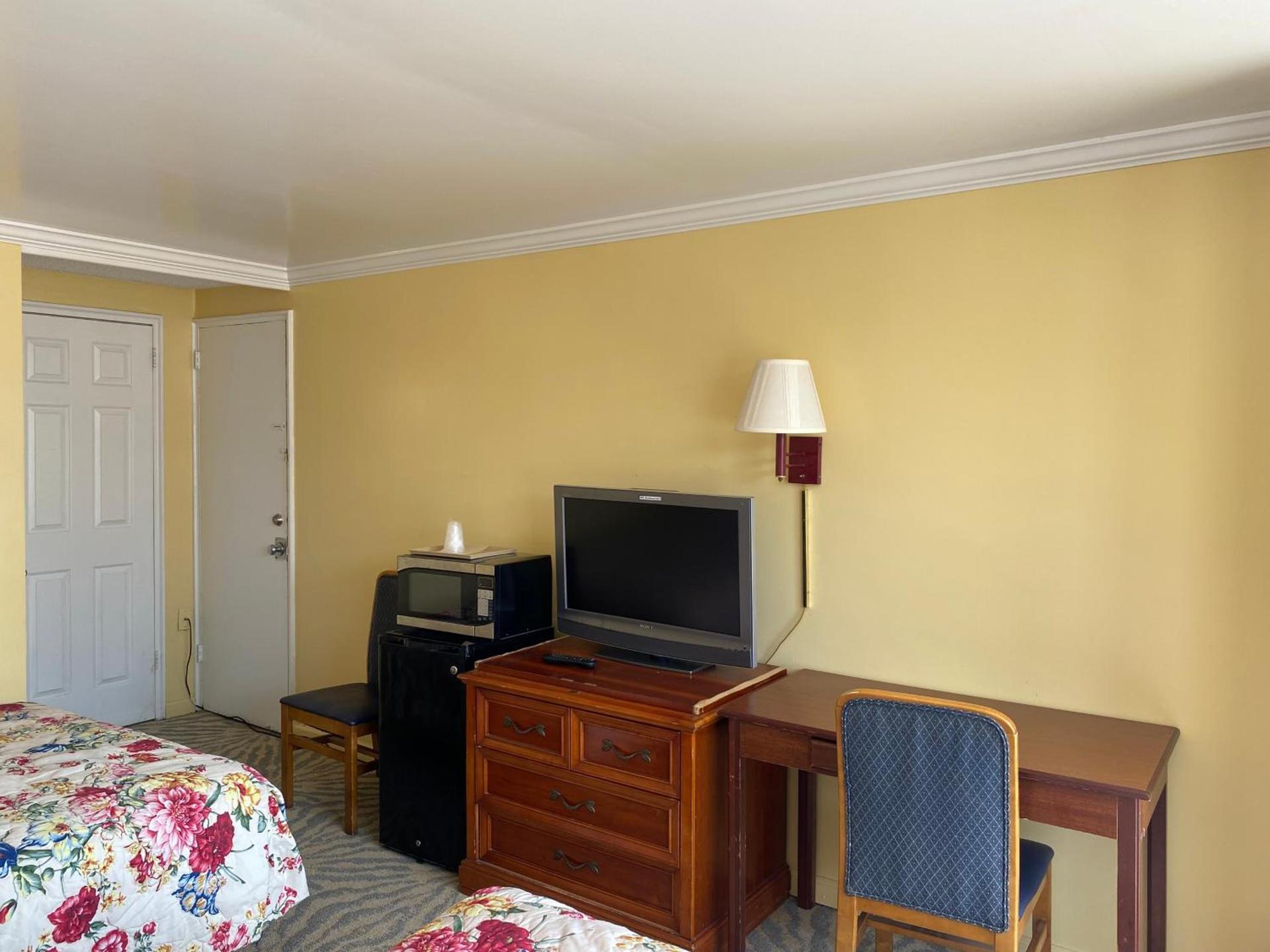 Downbeach Inn photo 4
