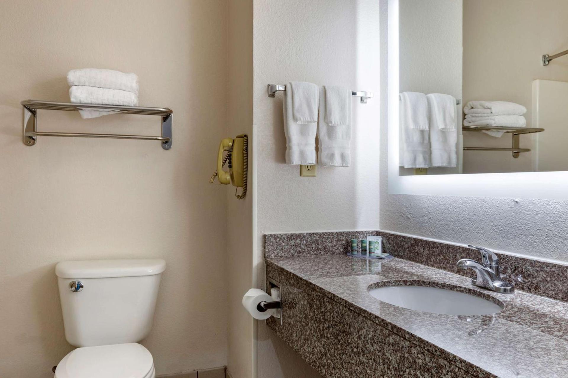 Best Western Palo Duro Canyon Inn & Suites photo 11