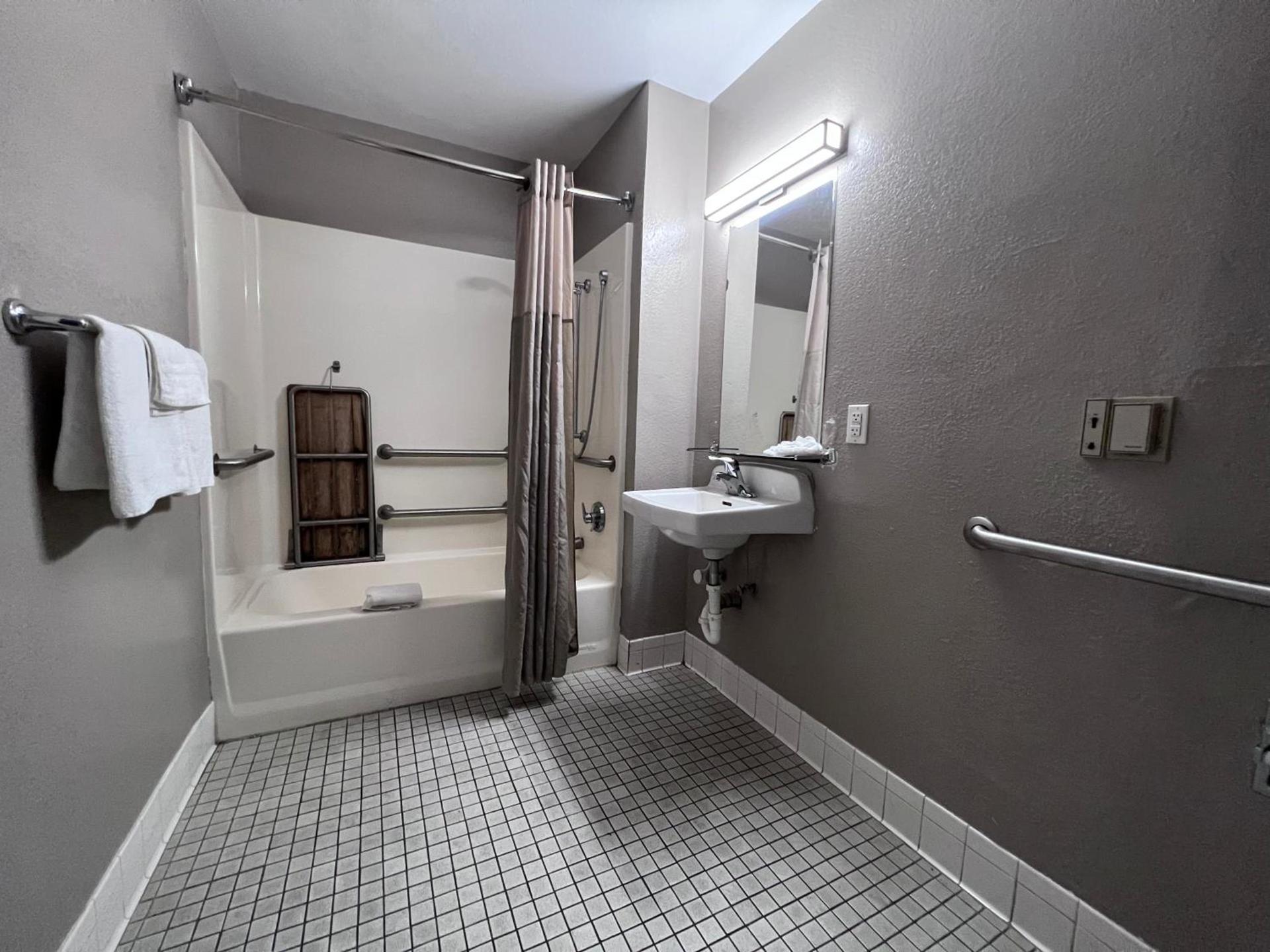 Motel 6-Bakersfield, CA - South photo 78