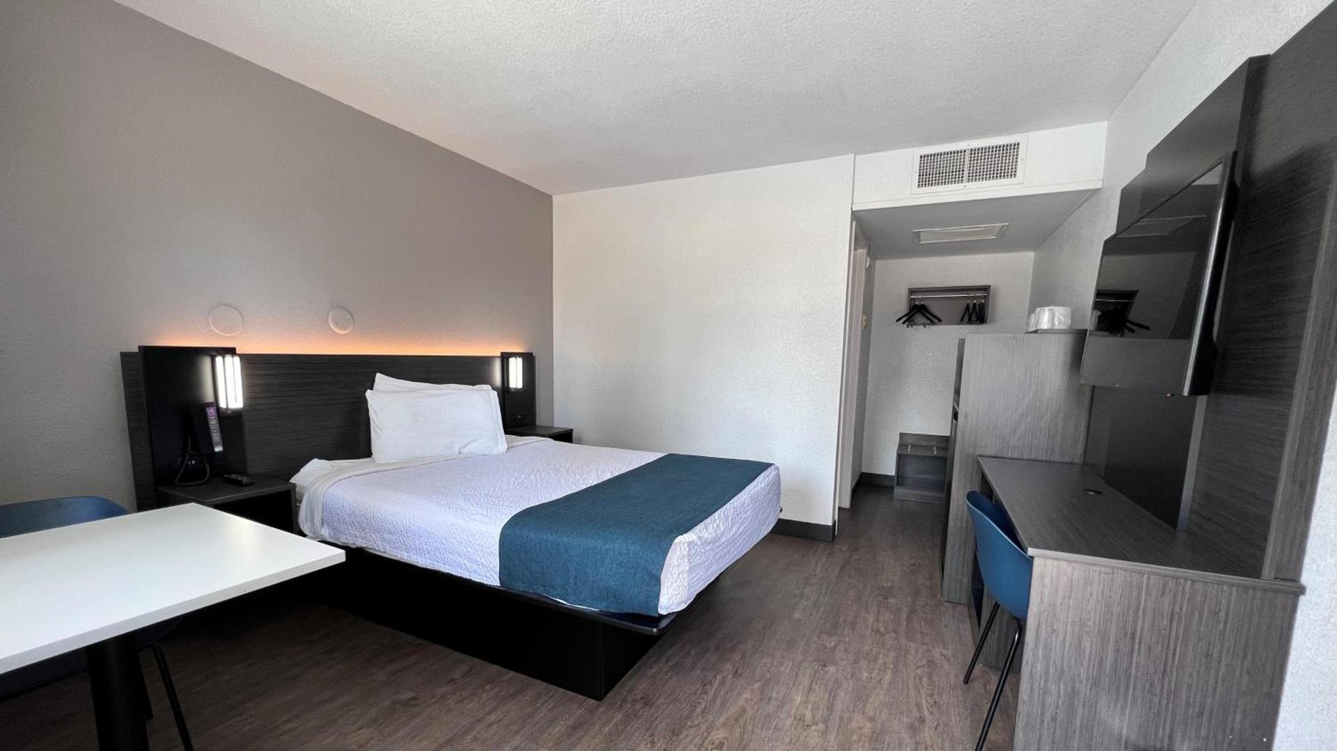 Motel 6-Bakersfield, CA - South photo 87