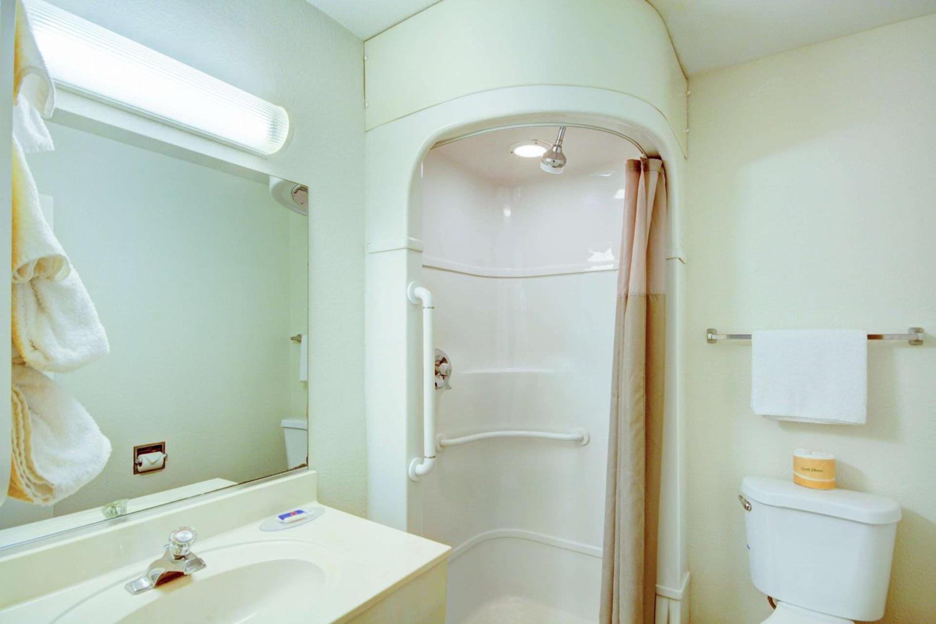 Motel 6 Saint George, UT photo 24
