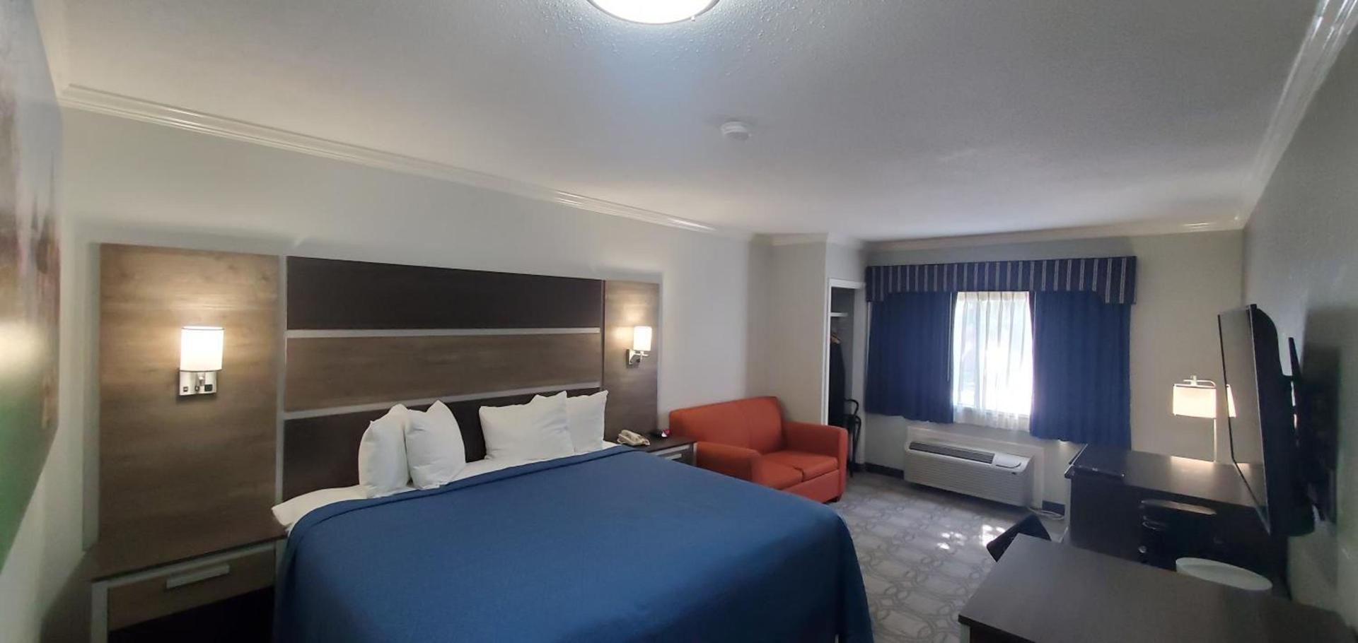 Ambassador Inn and Suites photo 42
