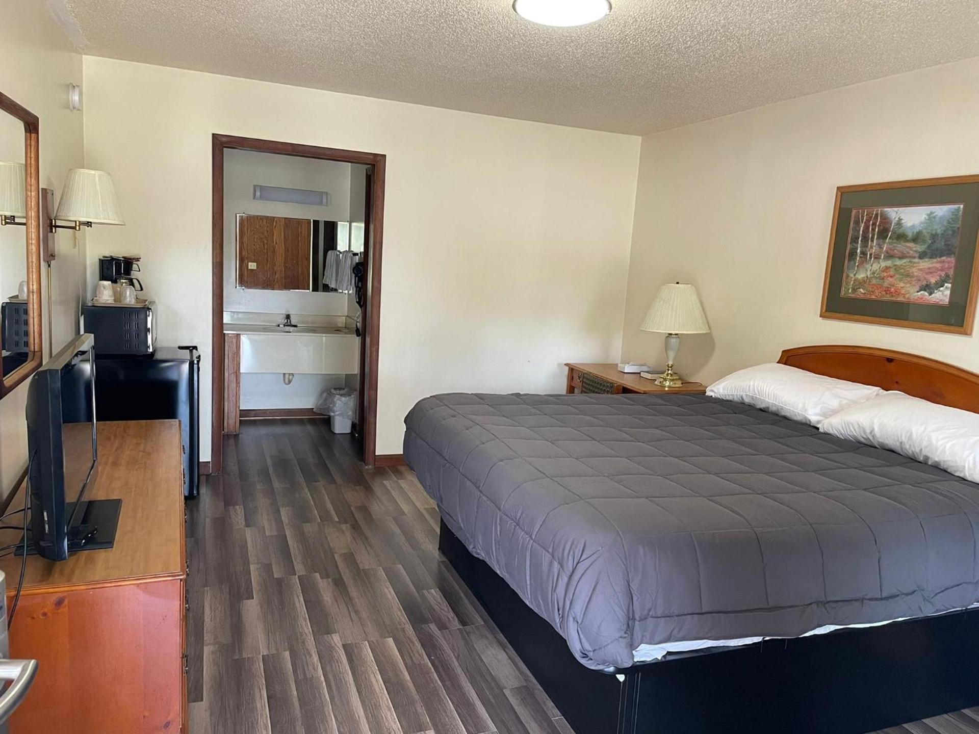 PINE VALLEY MOTEL photo 36