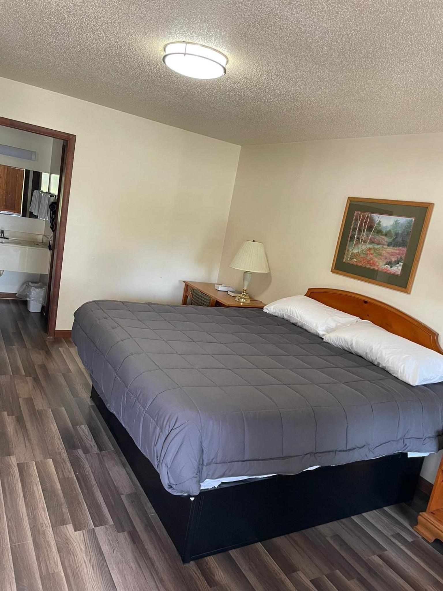 PINE VALLEY MOTEL photo 34