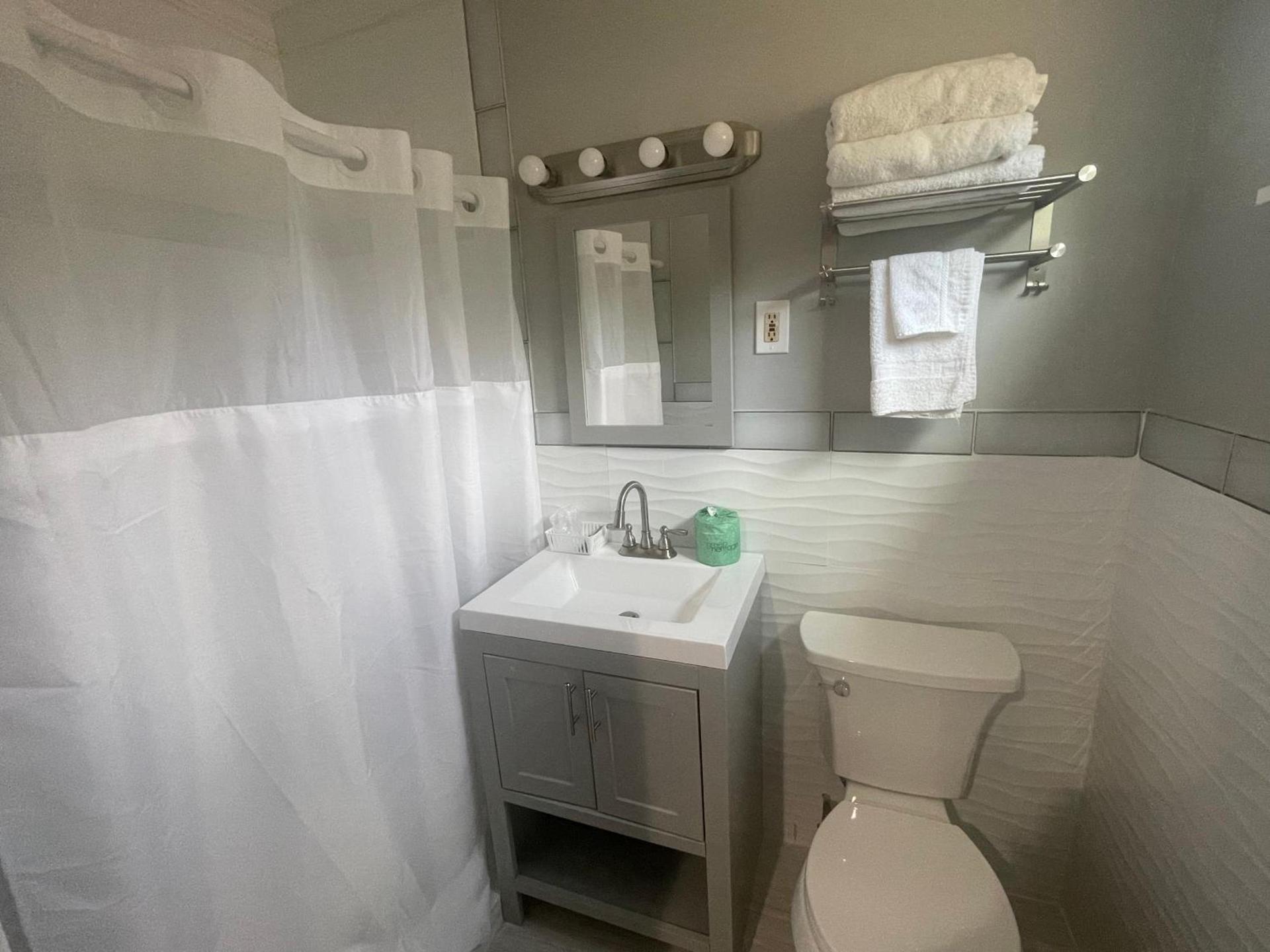 Aquastar Inn photo 18