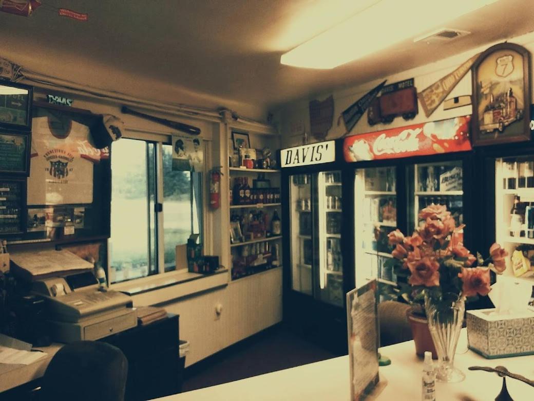Davis Motel photo 2