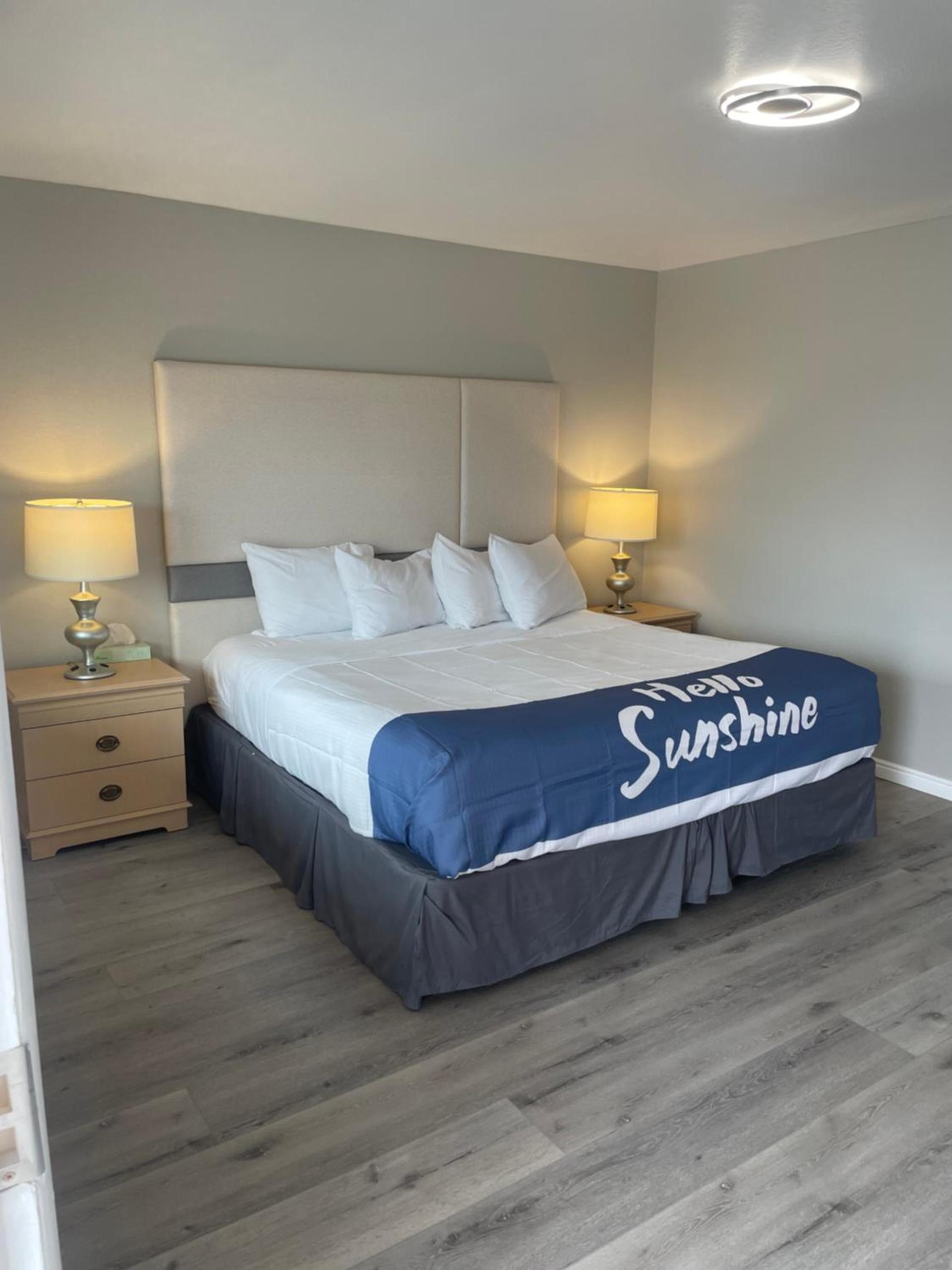 Sunglow Motel photo 22