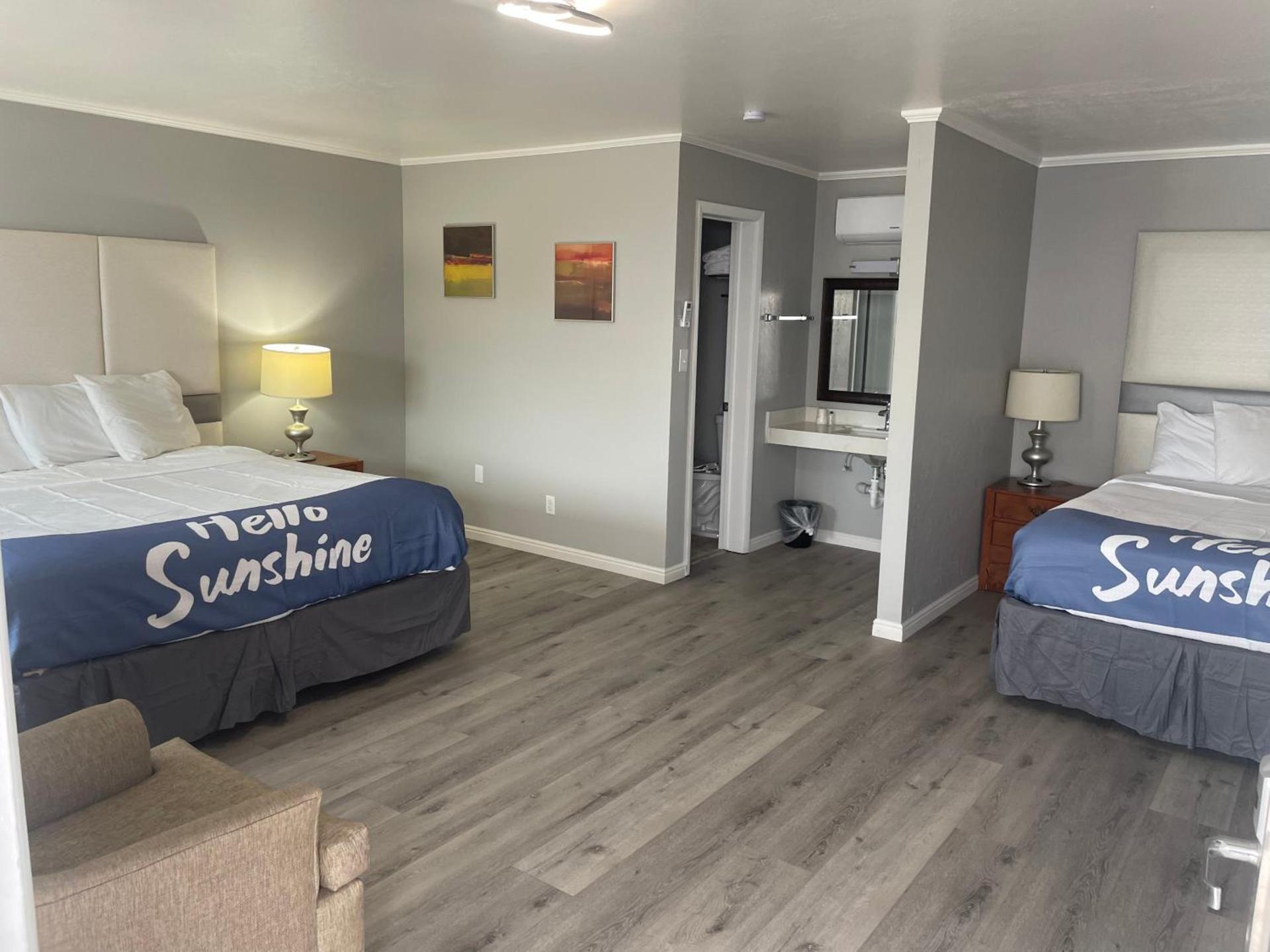Sunglow Motel photo 10