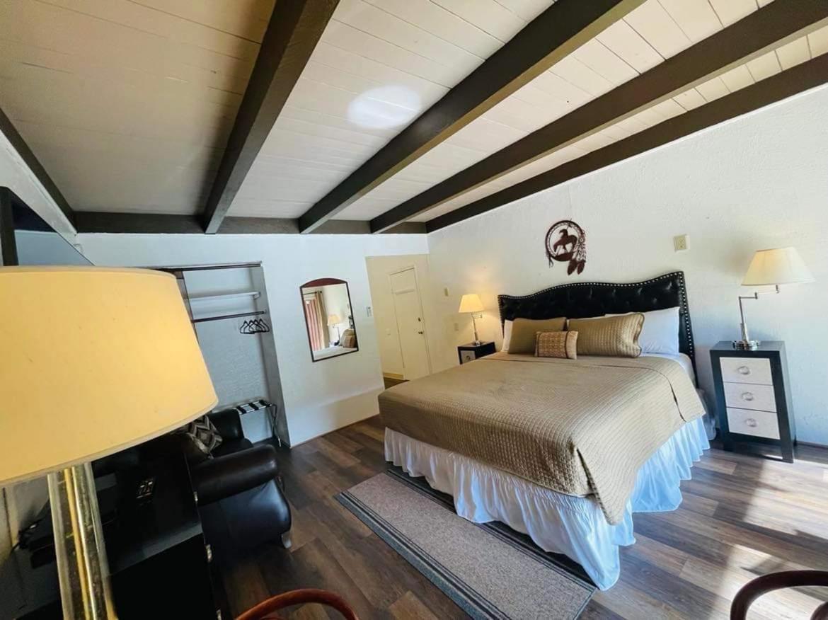 Riverfront Lodging photo 46