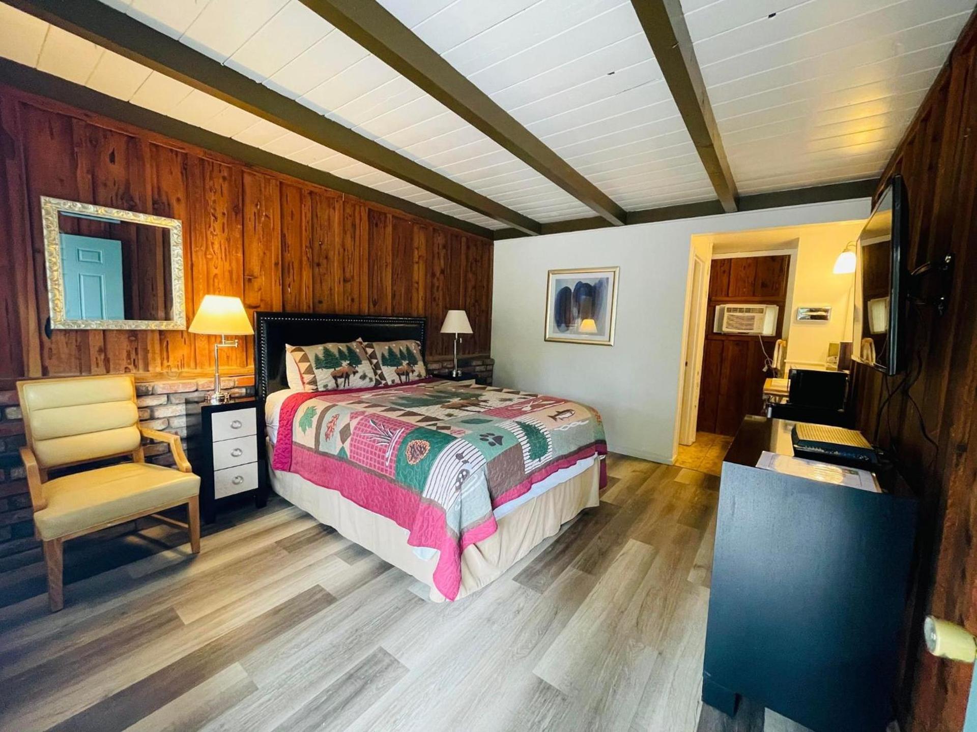 Riverfront Lodging photo 51
