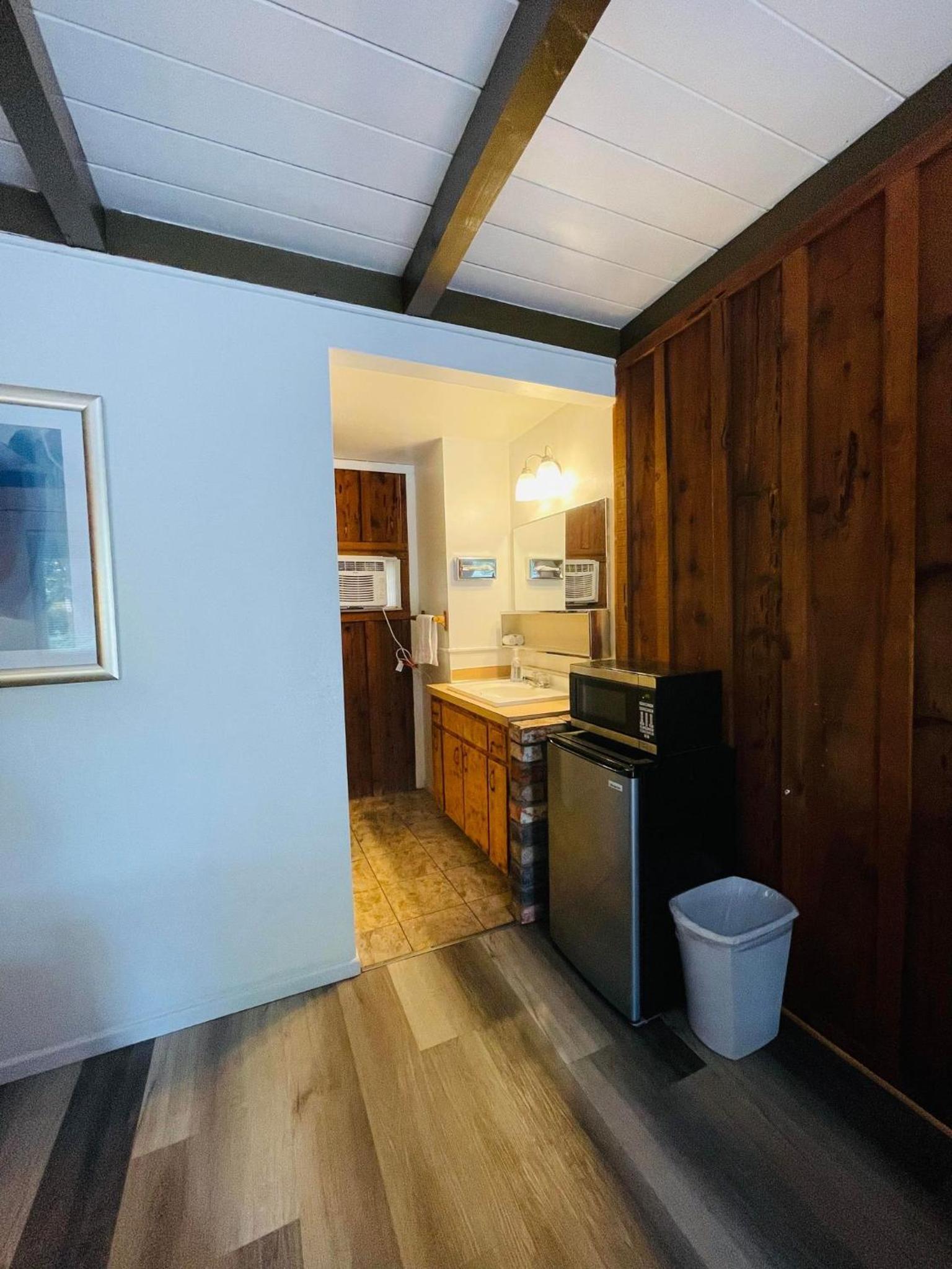 Riverfront Lodging photo 52