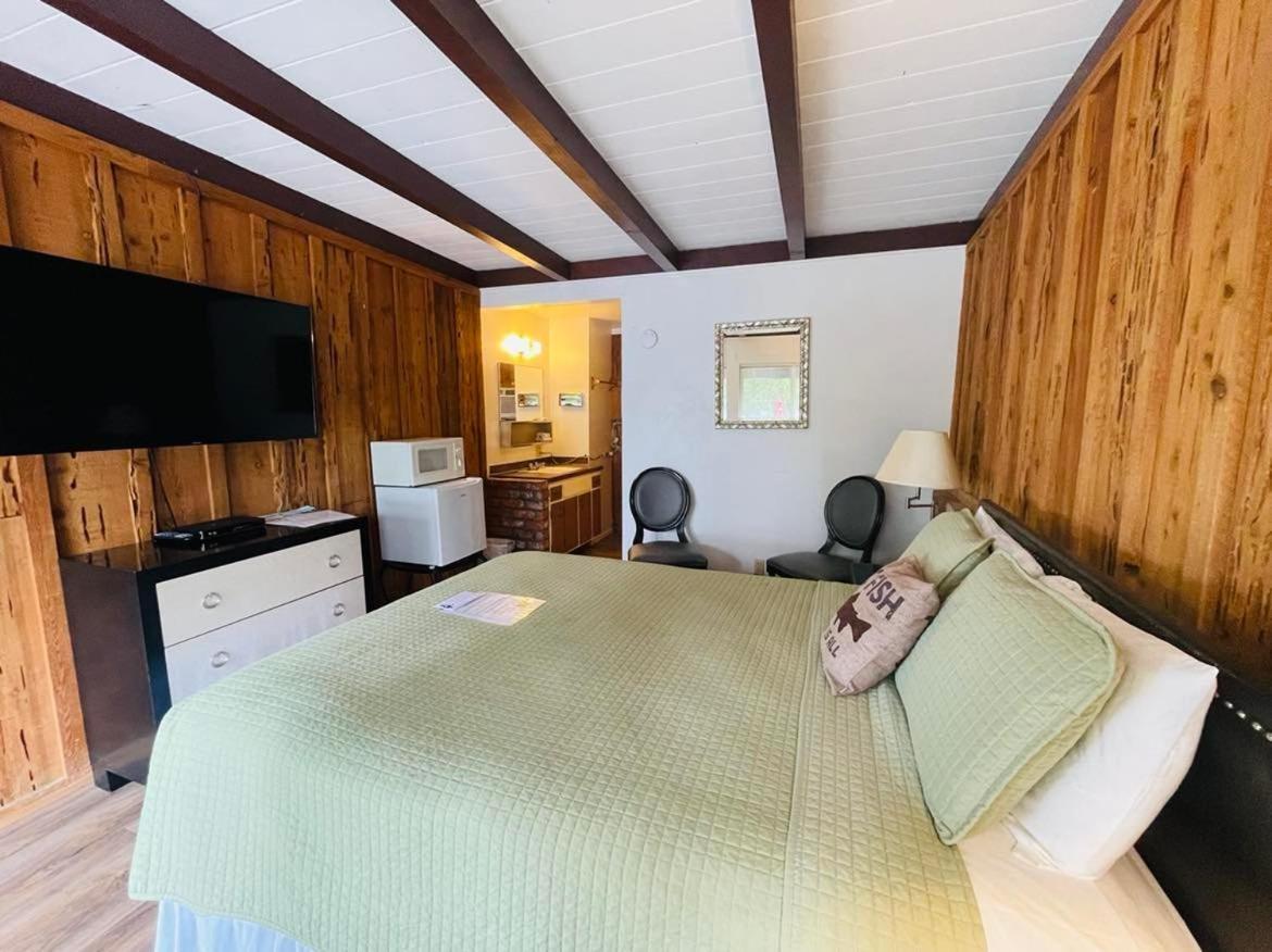 Riverfront Lodging photo 55