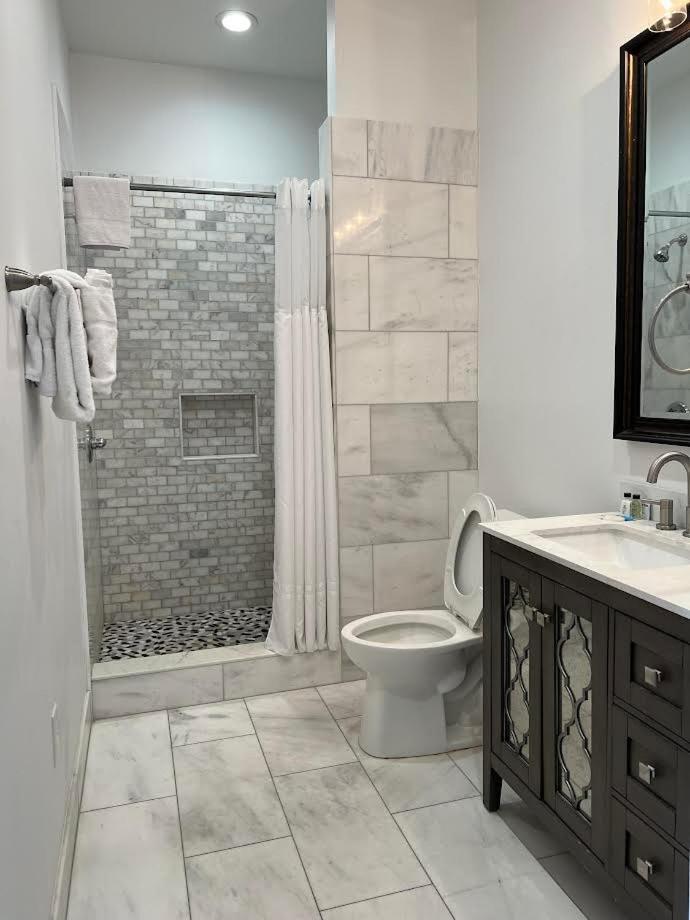 Lafitte Hotel & Bar photo 4