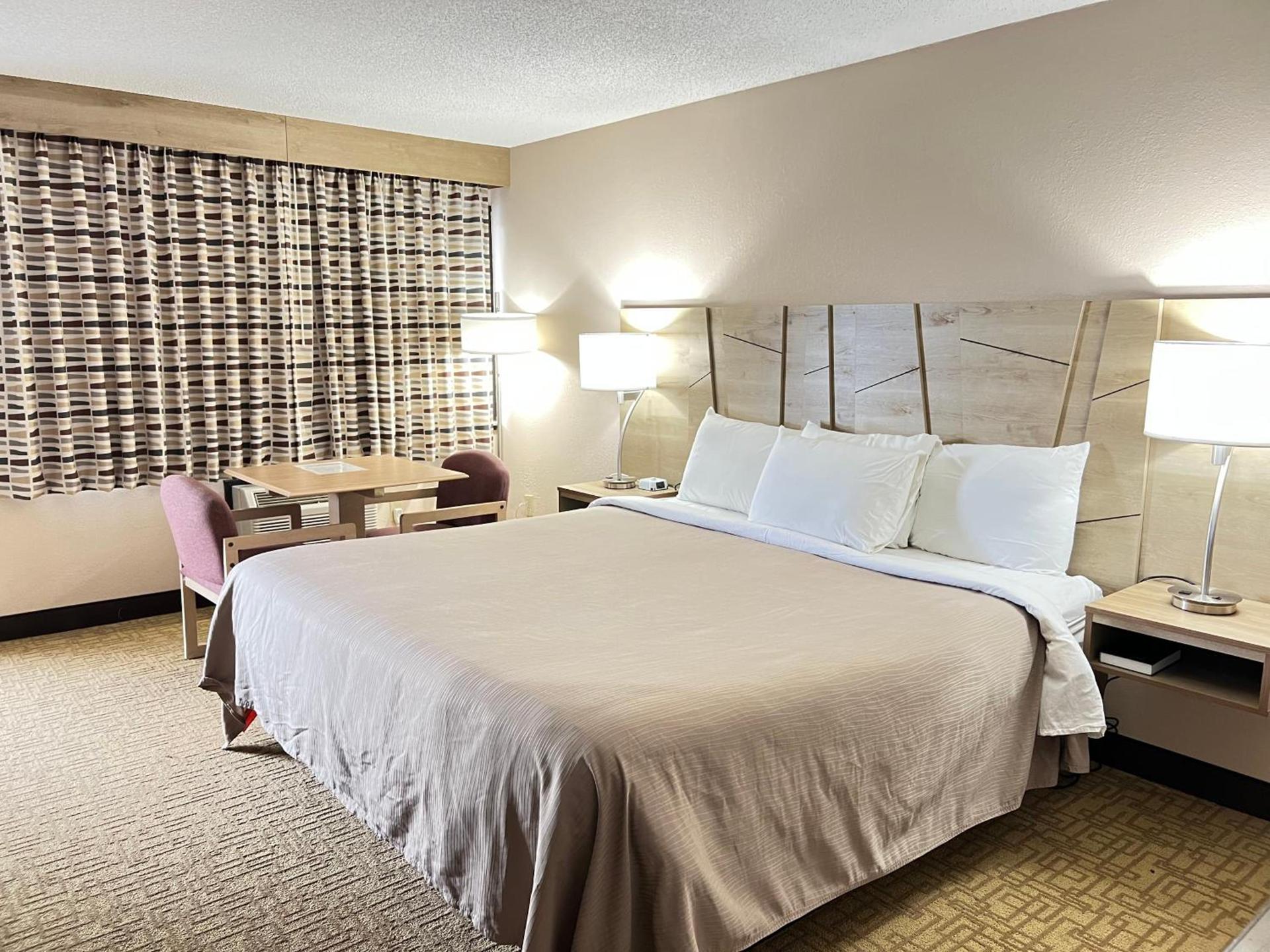 Viking Arms Inn - Ludington photo 22