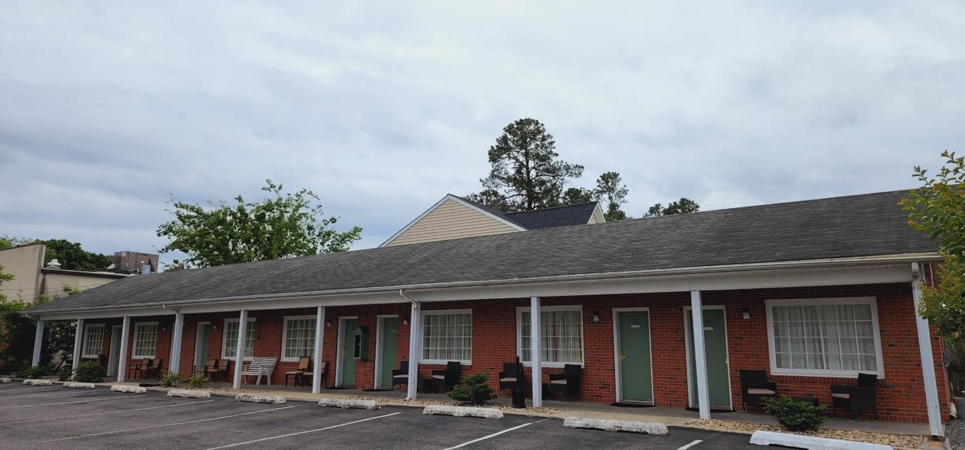 Bassett Motel photo 2
