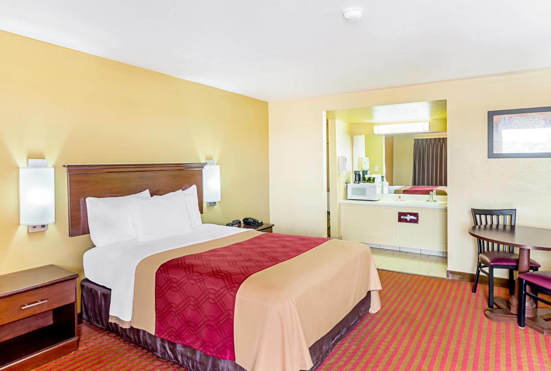 Econo Lodge McAlester photo 32