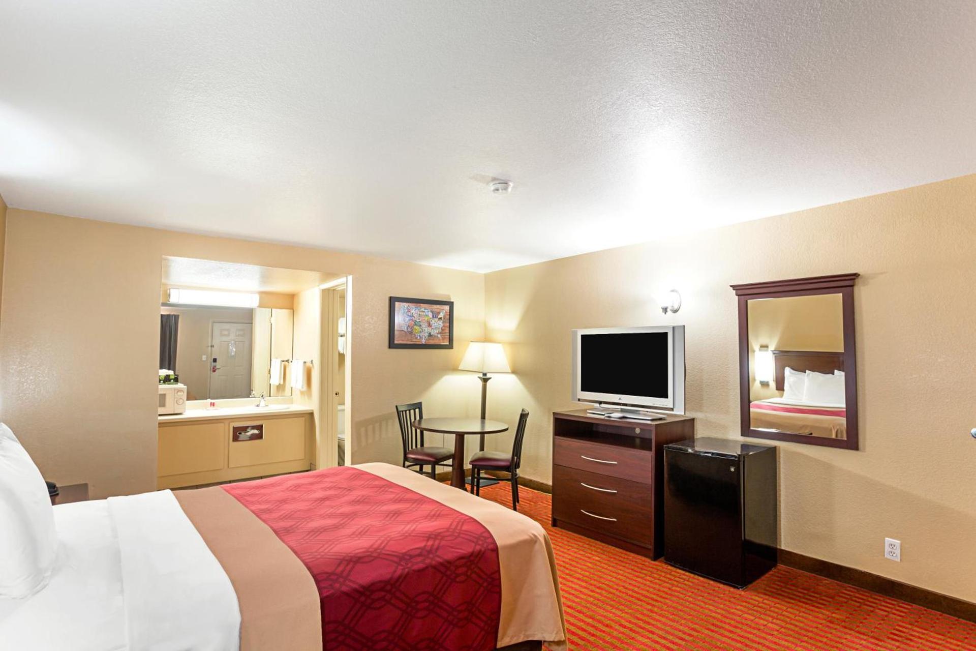 Econo Lodge McAlester photo 30