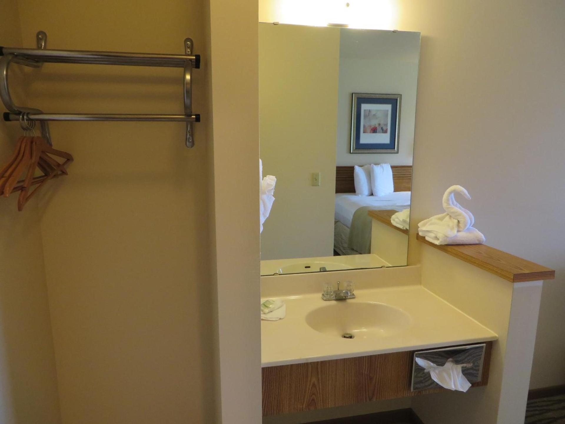 Malibu Inn photo 24