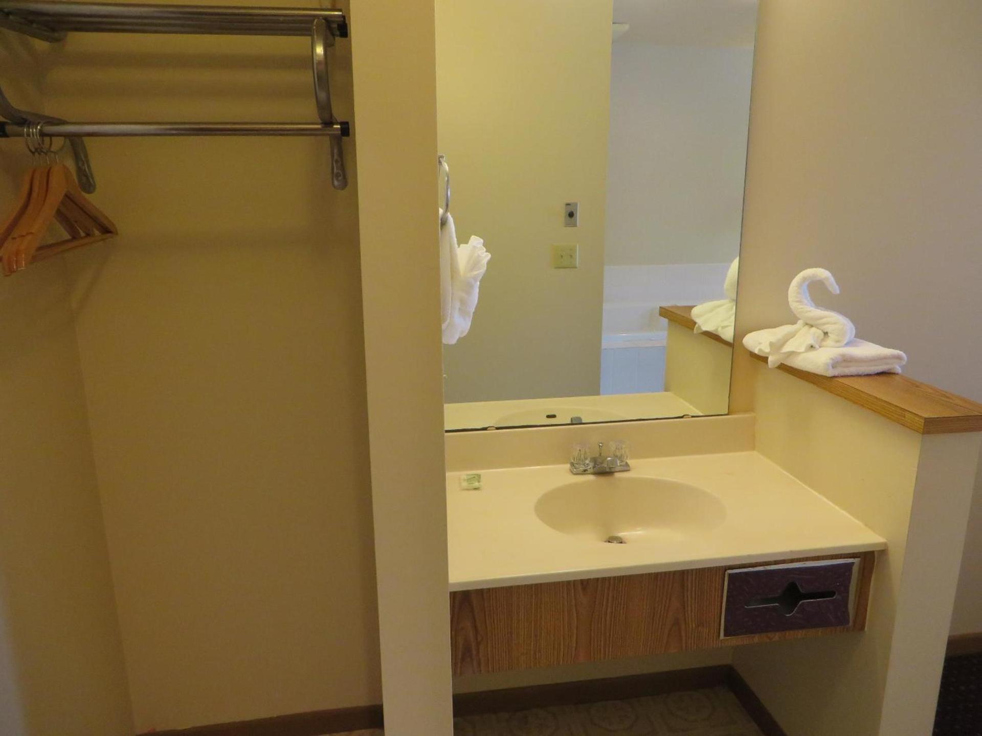 Malibu Inn photo 28