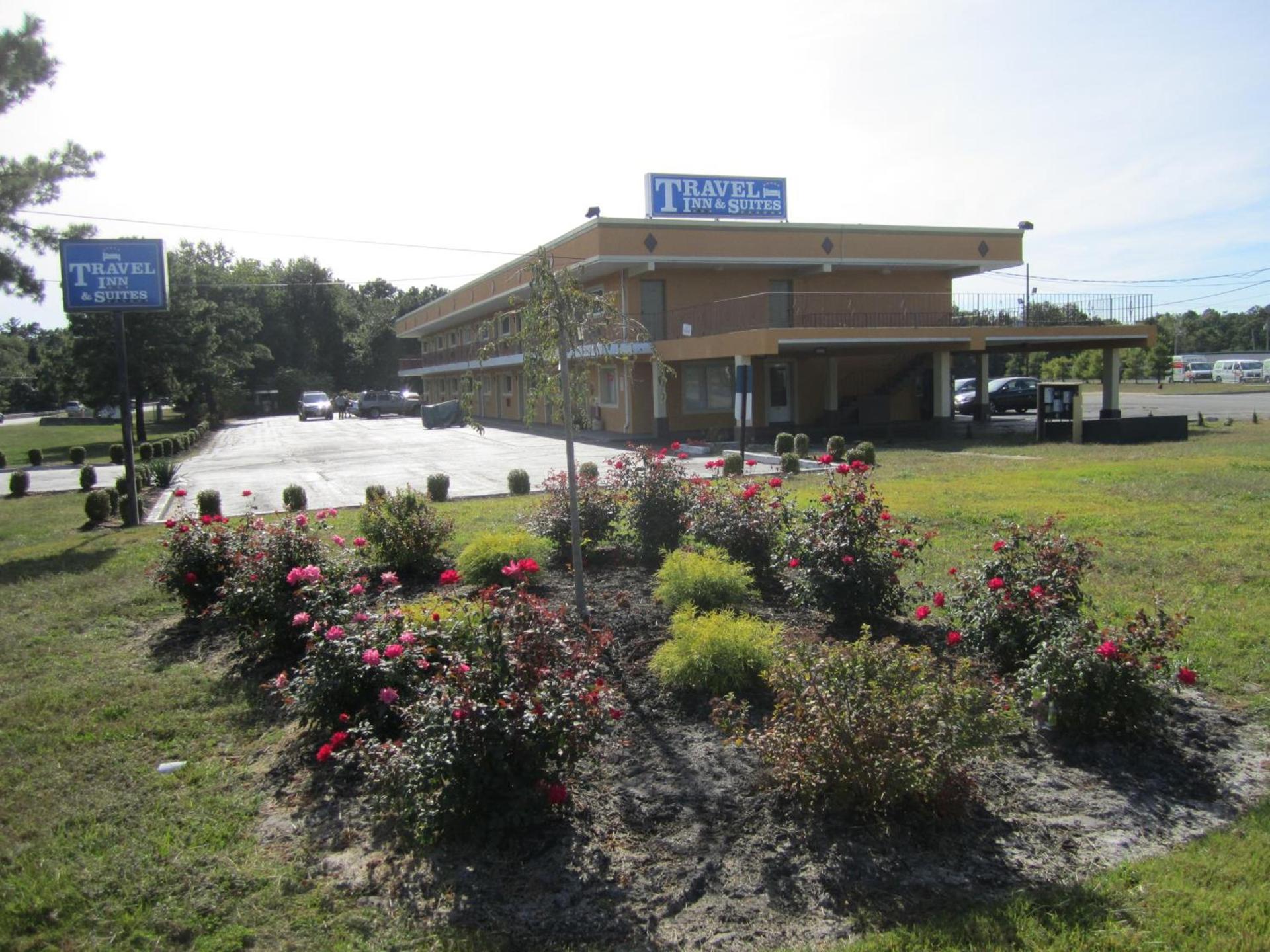 Travel Inn and Suites photo 1