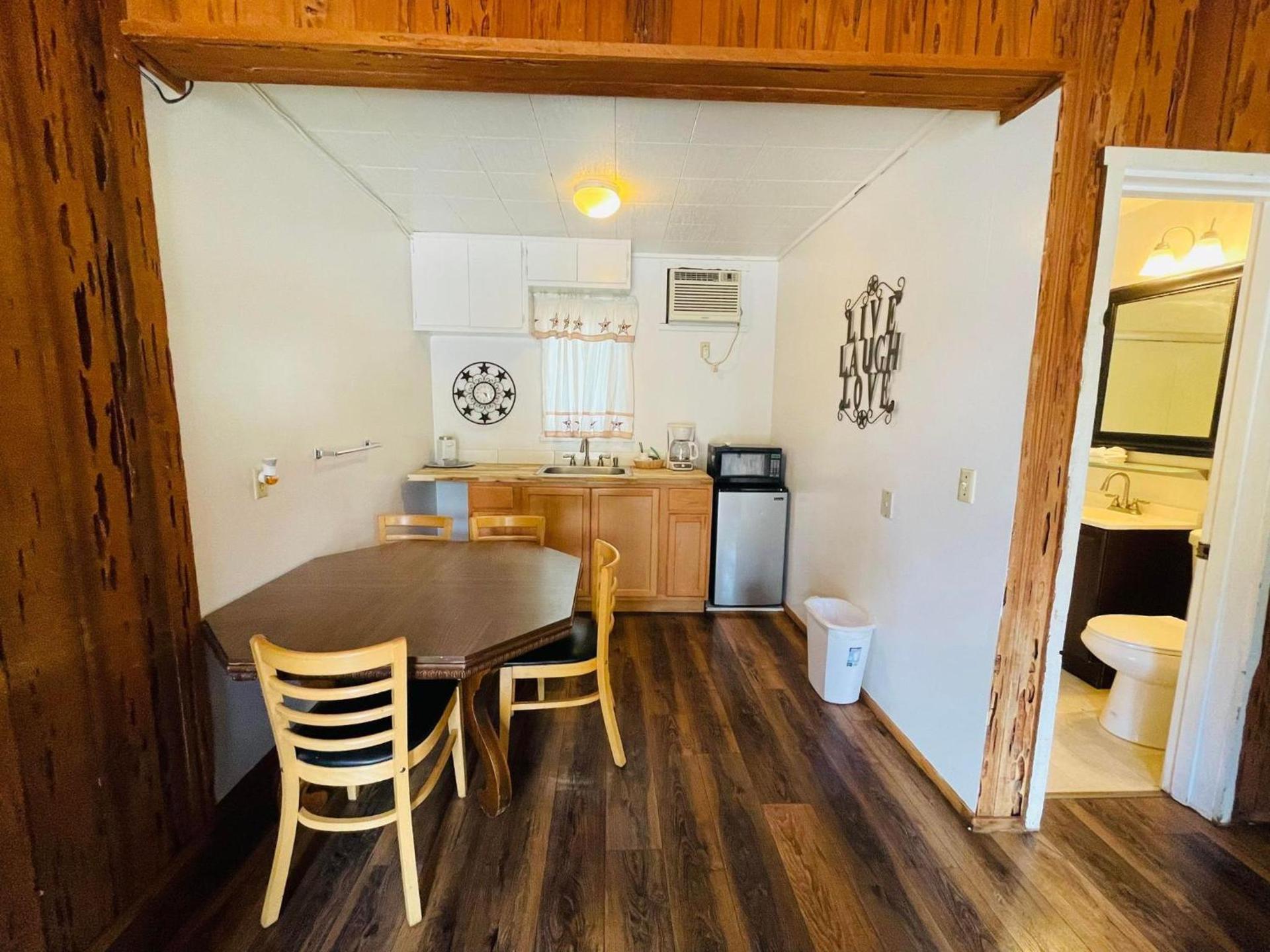 Riverfront Lodging photo 69
