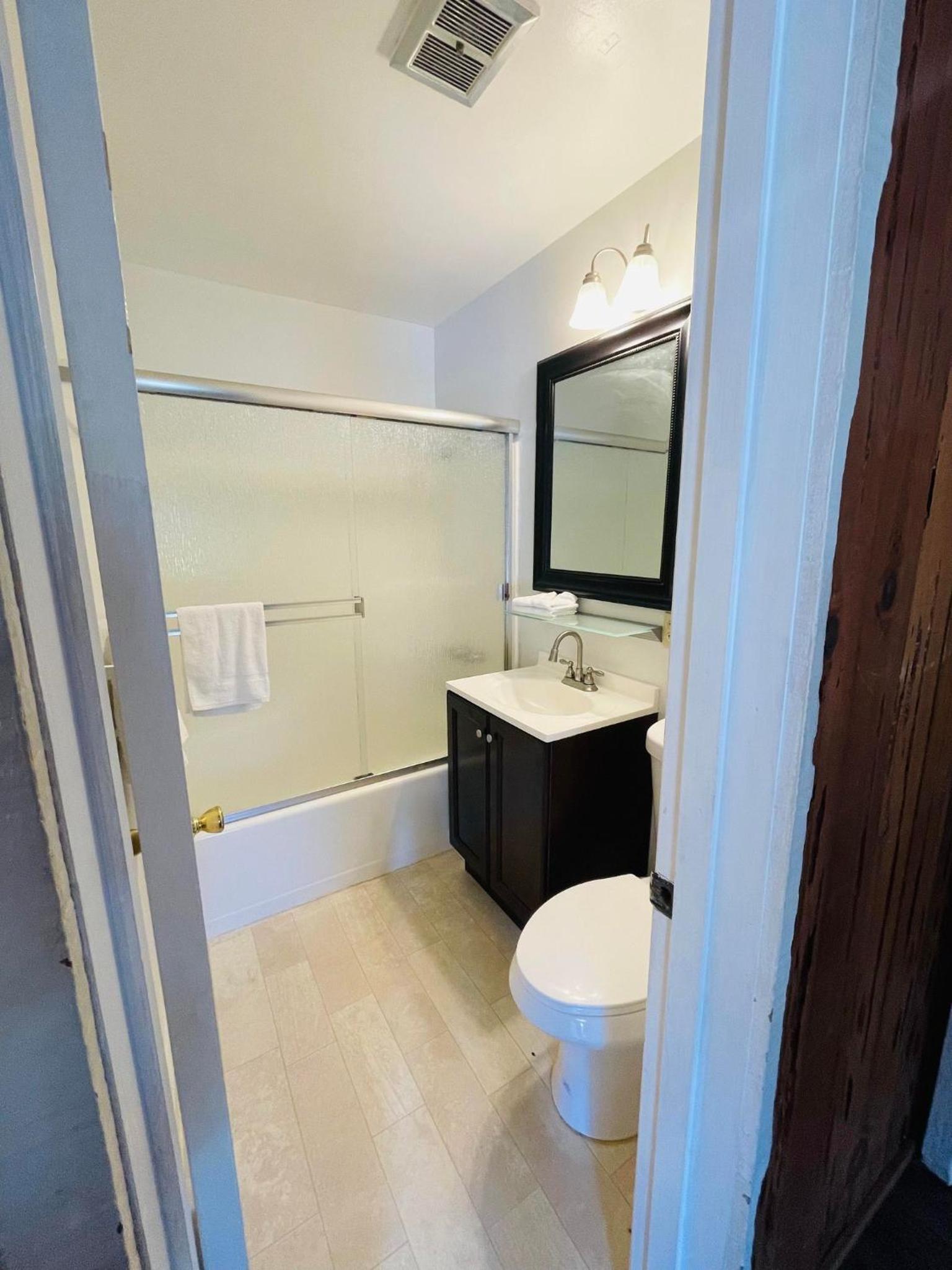 Riverfront Lodging photo 68