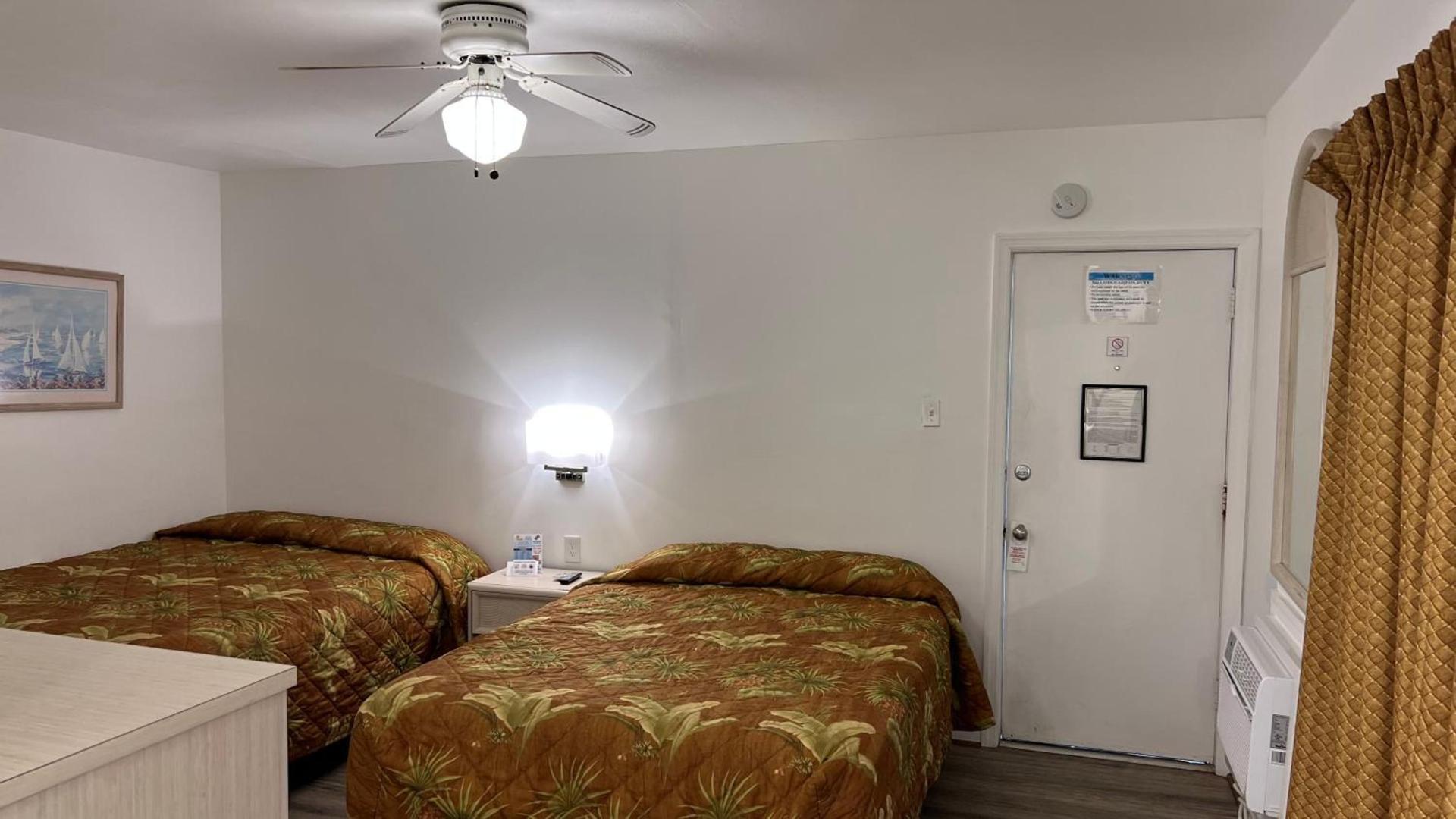 Riviera Resort & Suites photo 32