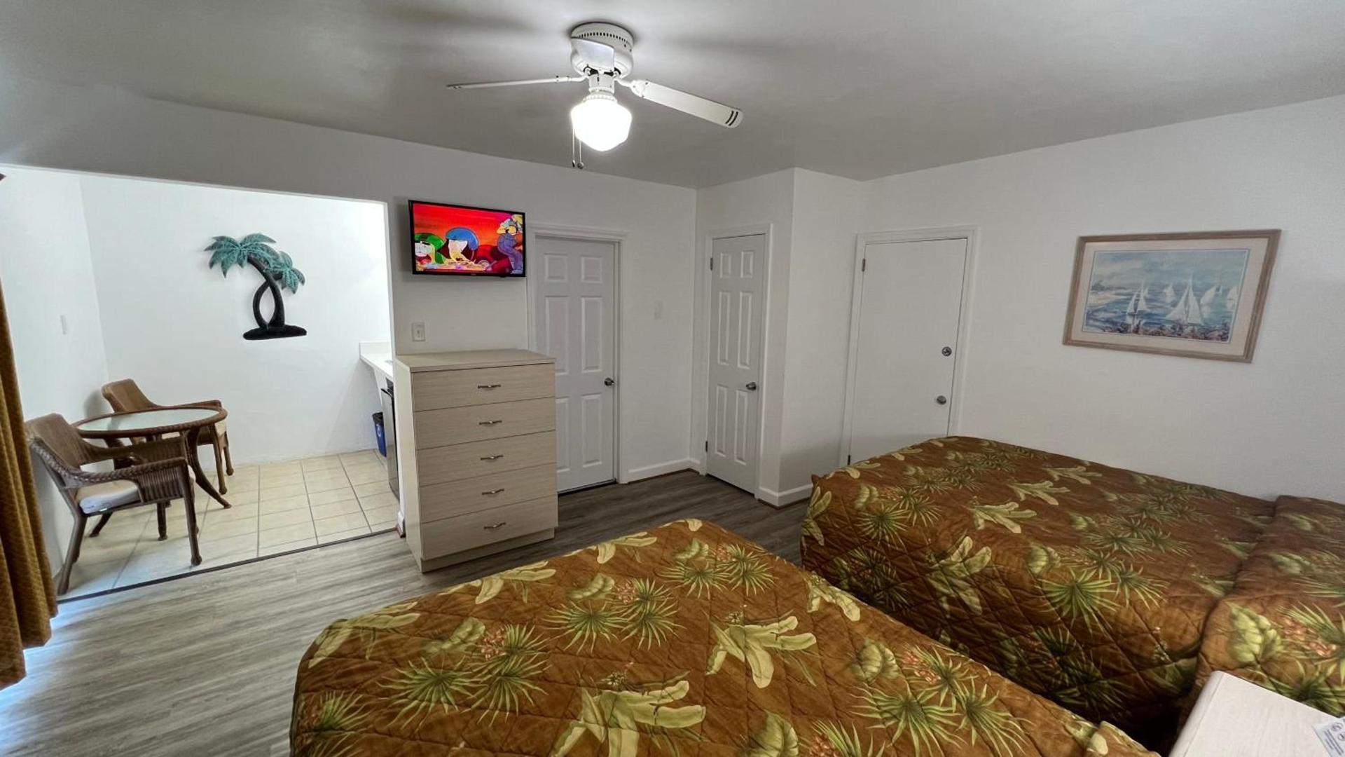 Riviera Resort & Suites photo 12