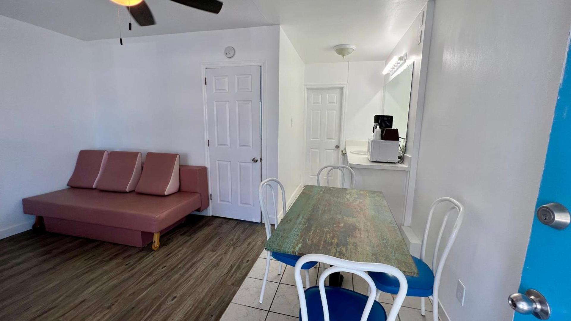 Riviera Resort & Suites photo 34