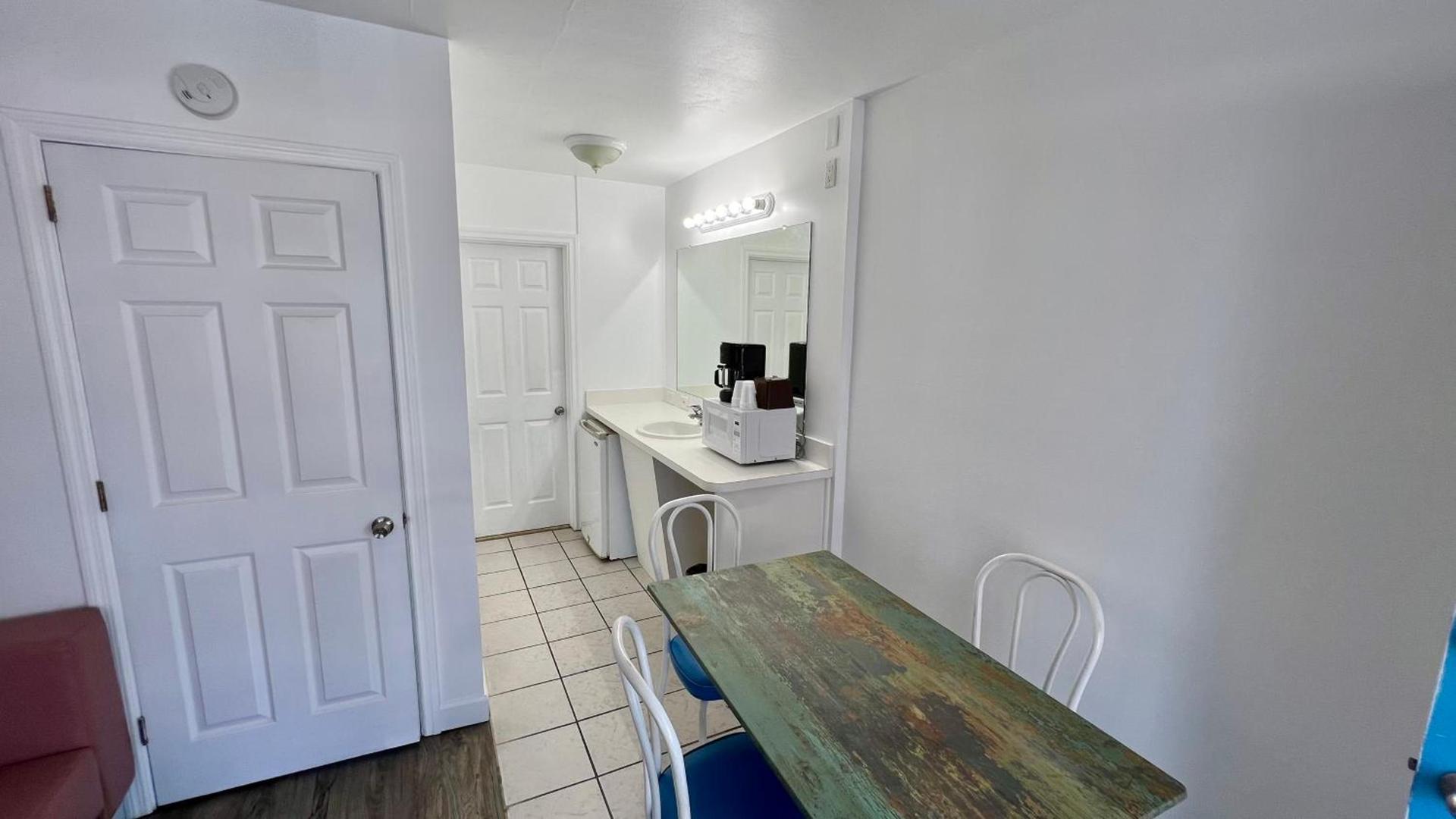 Riviera Resort & Suites photo 35