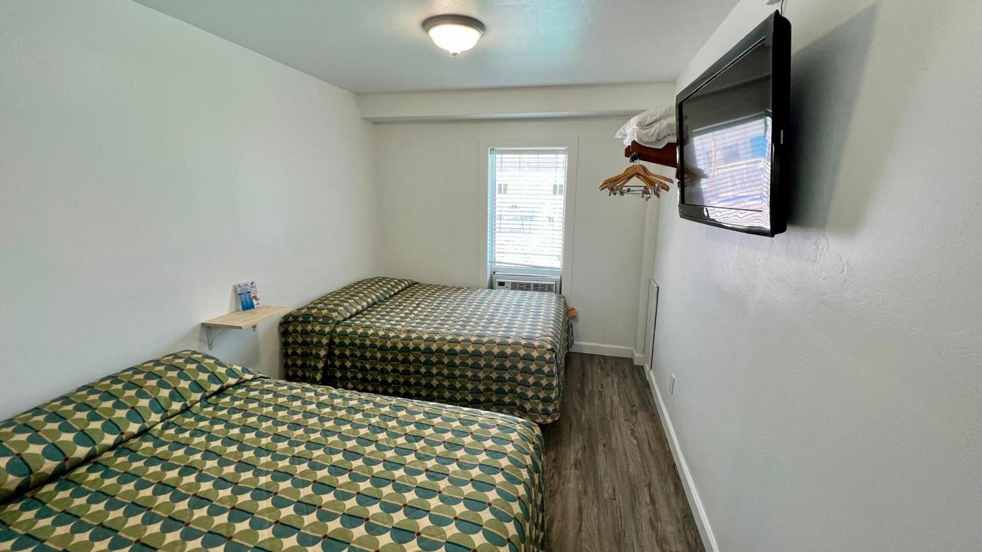 Riviera Resort & Suites photo 36
