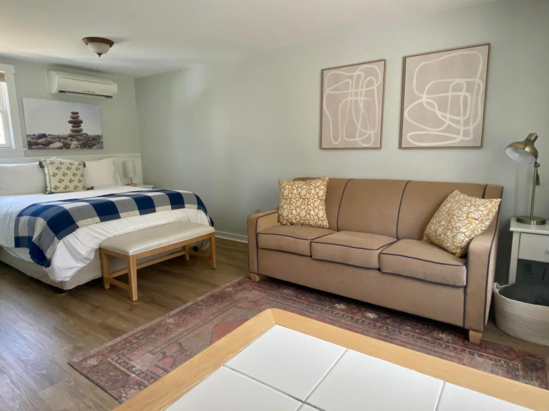 Hanscom's Motel & Cottages photo 2