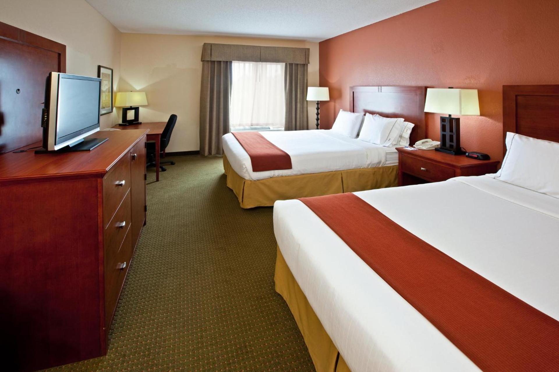 Holiday Inn Express Hotel & Suites Bedford by IHG photo 50