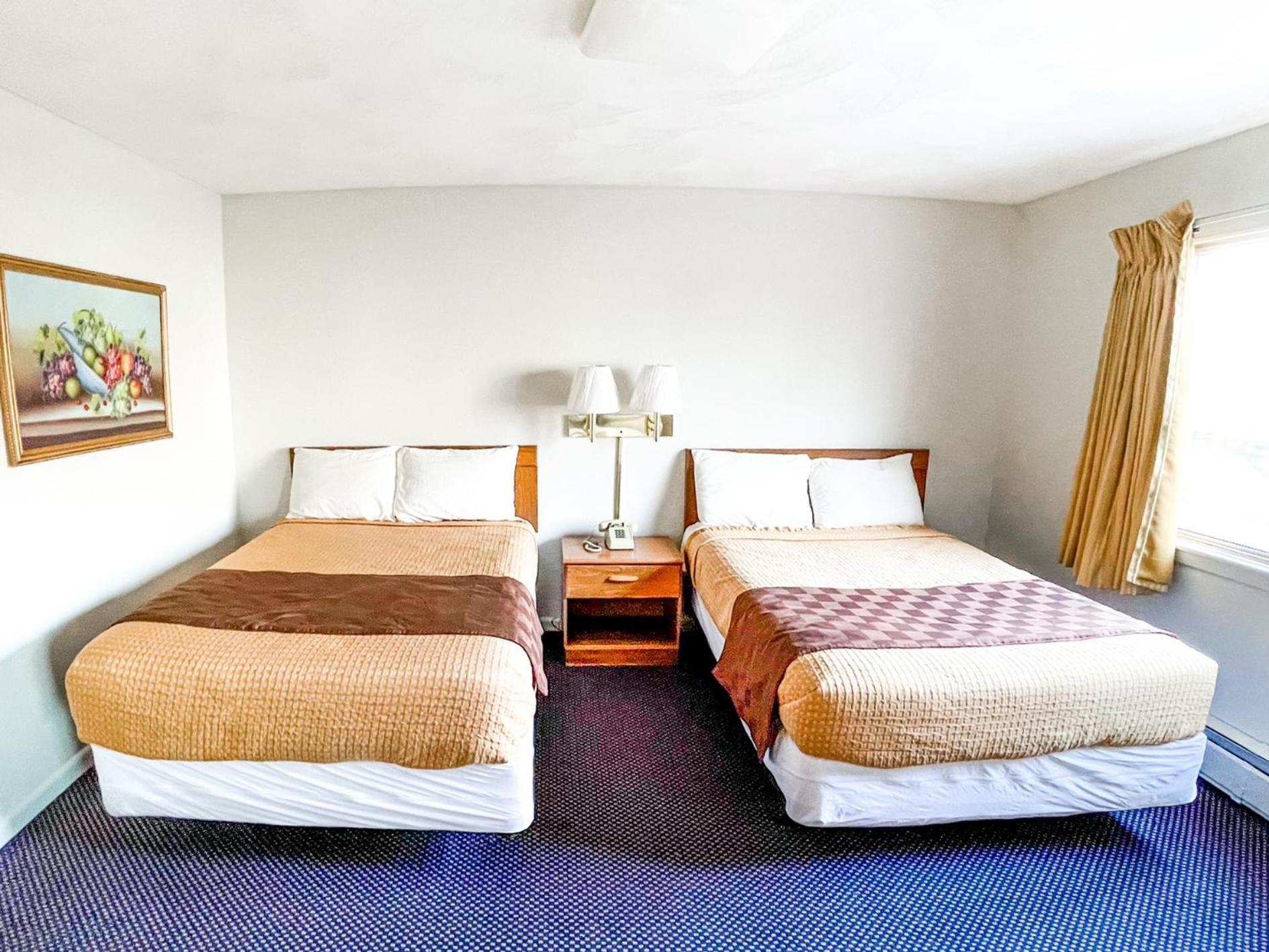 Utica Rest Inn photo 3