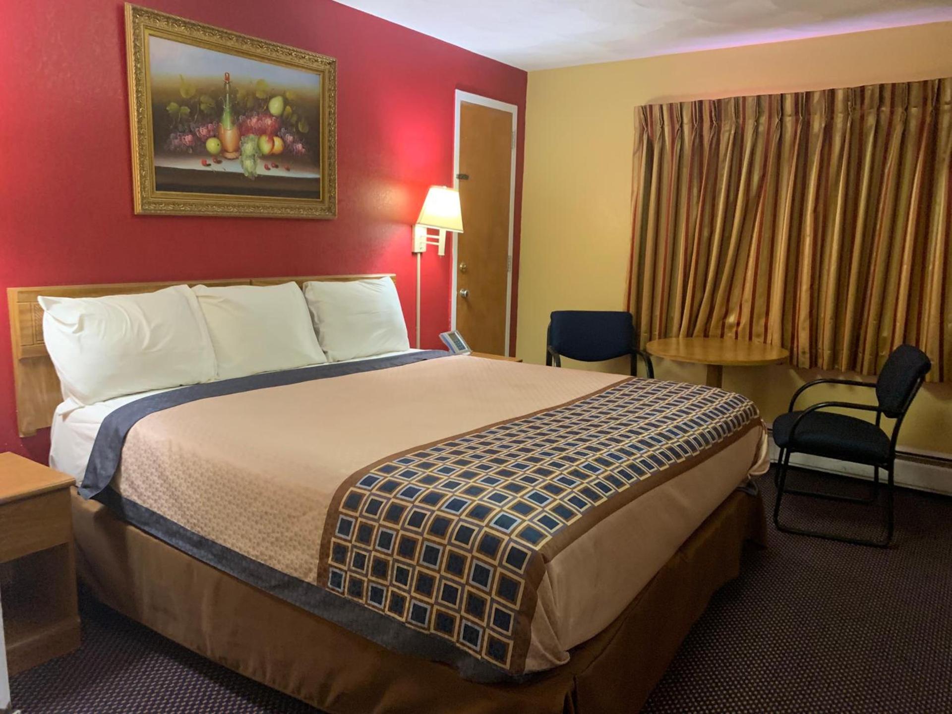 Utica Rest Inn photo 6