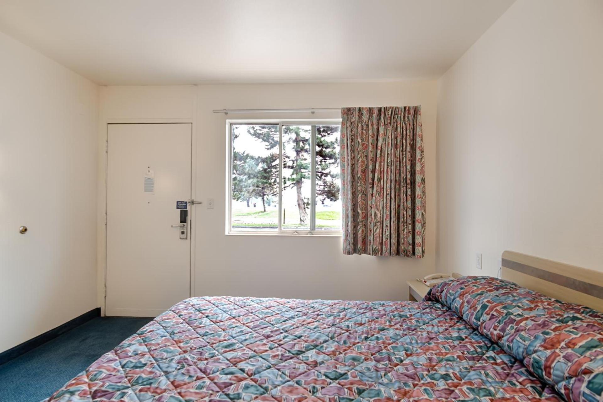 Park Inn by Radisson, Winnemucca photo 44