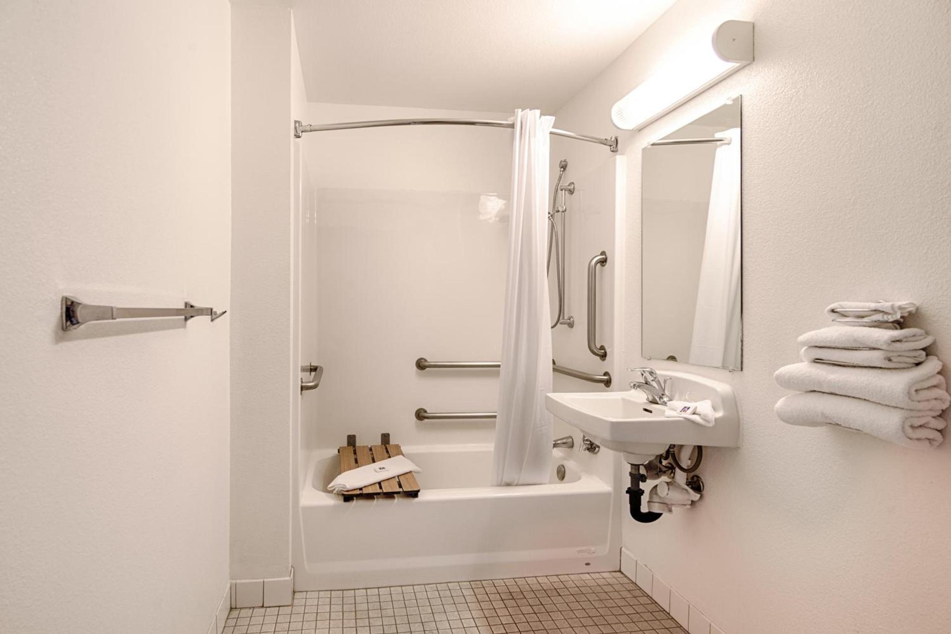 Park Inn by Radisson, Winnemucca photo 55