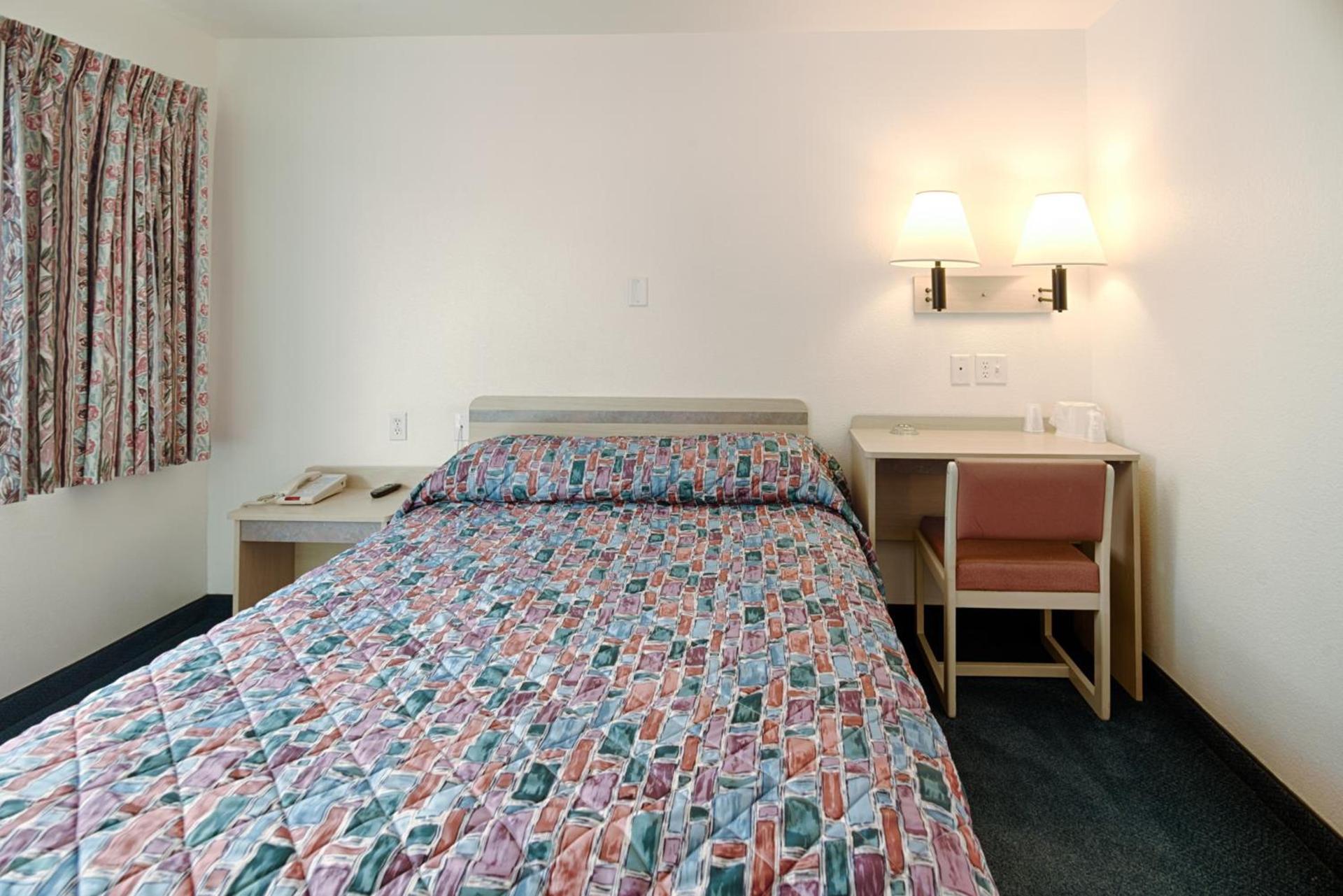 Park Inn by Radisson, Winnemucca photo 46
