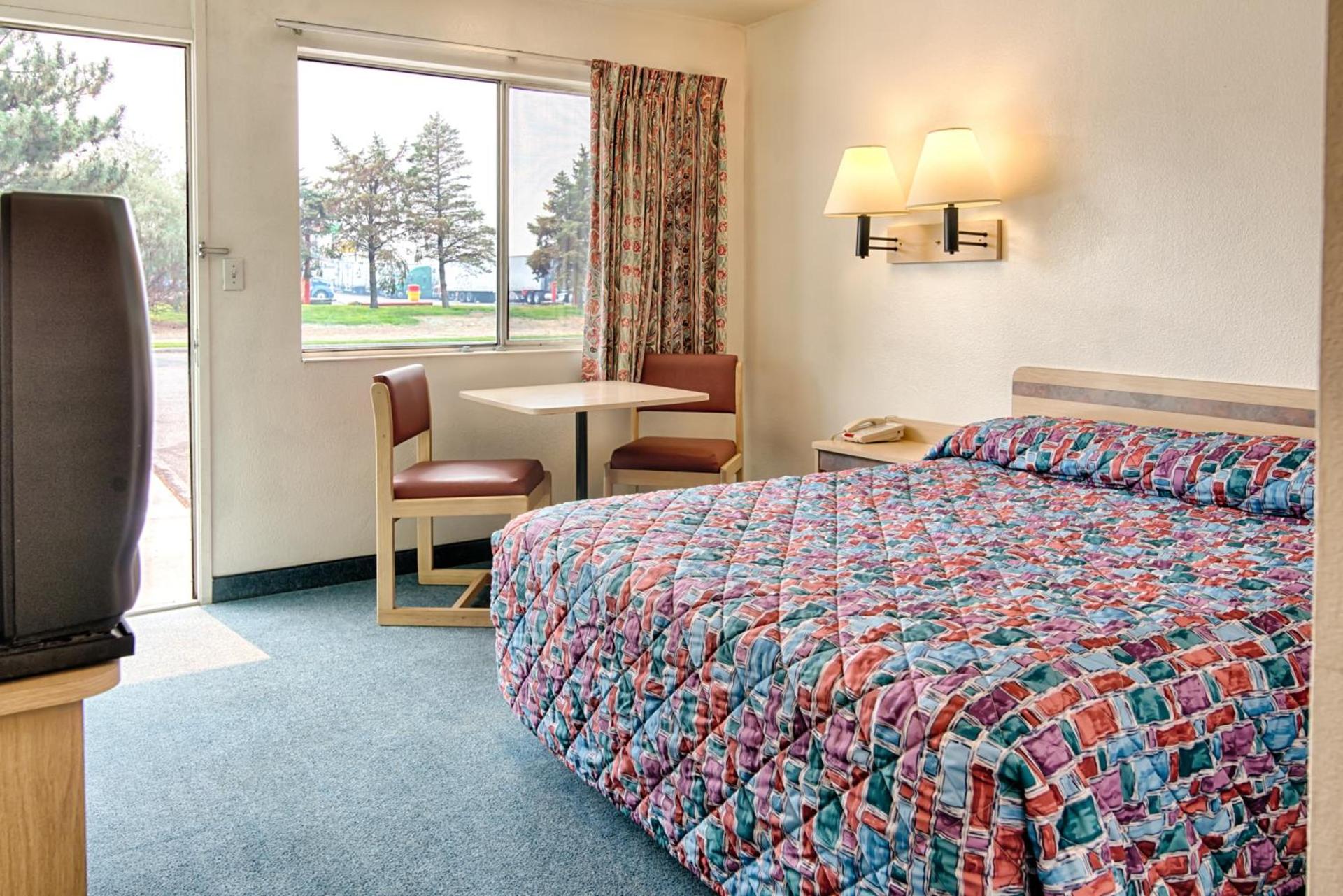 Park Inn by Radisson, Winnemucca photo 42