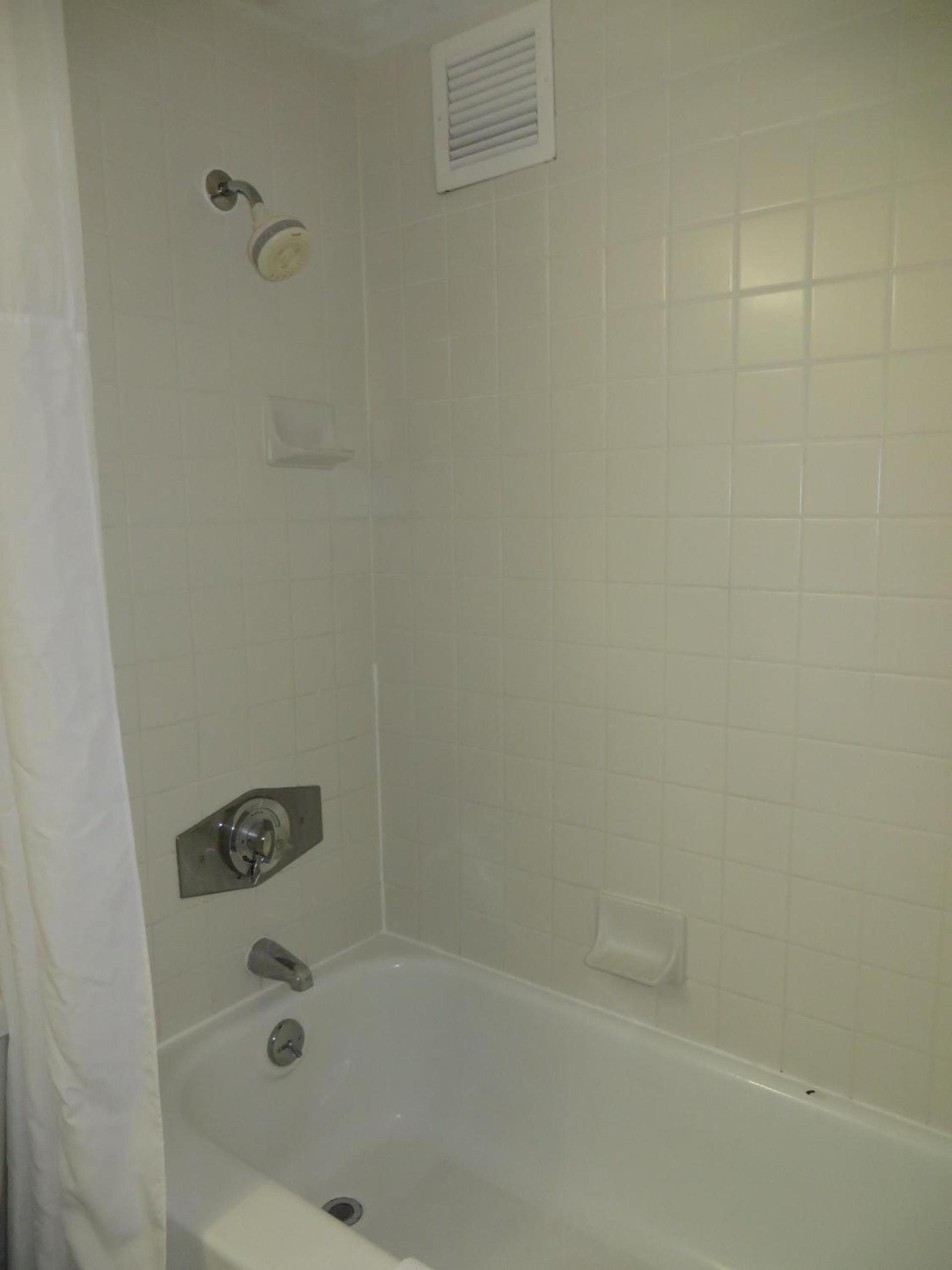 Baymont by Wyndham Jefferson City photo 23