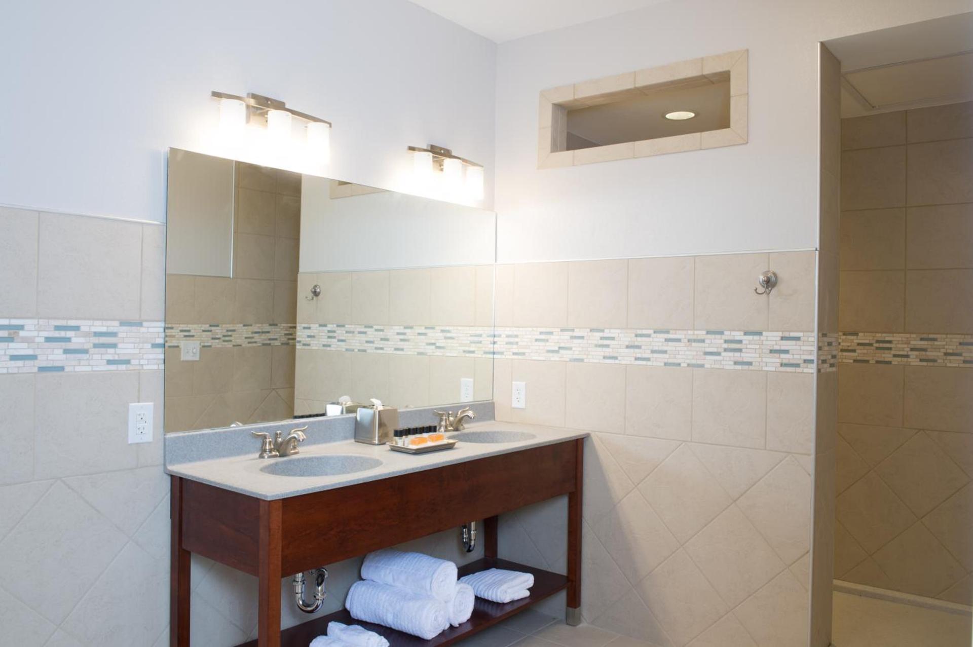 Bluemont Hotel photo 41