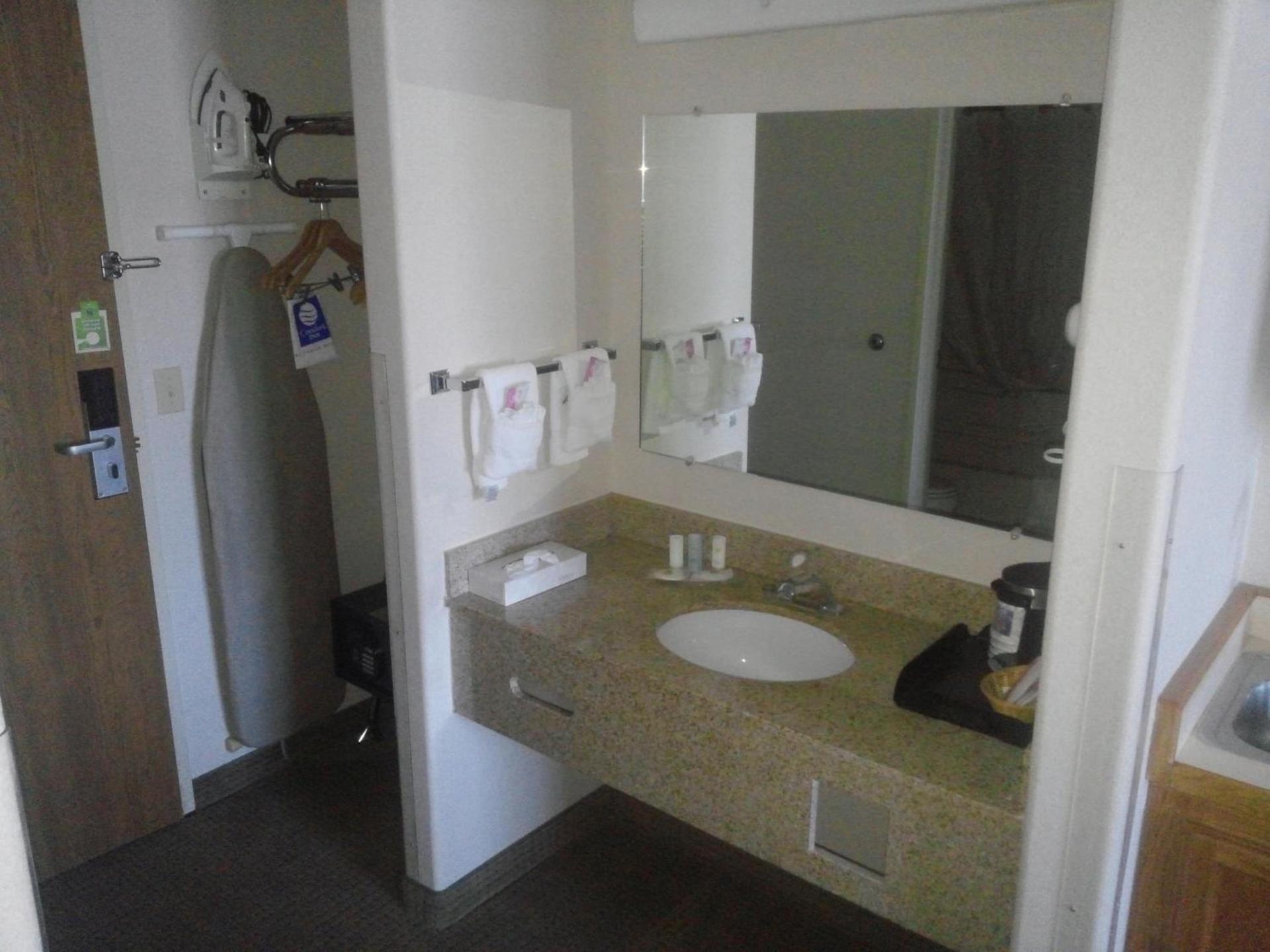 Quality Inn Delta Gateway to Rocky Mountains photo 2