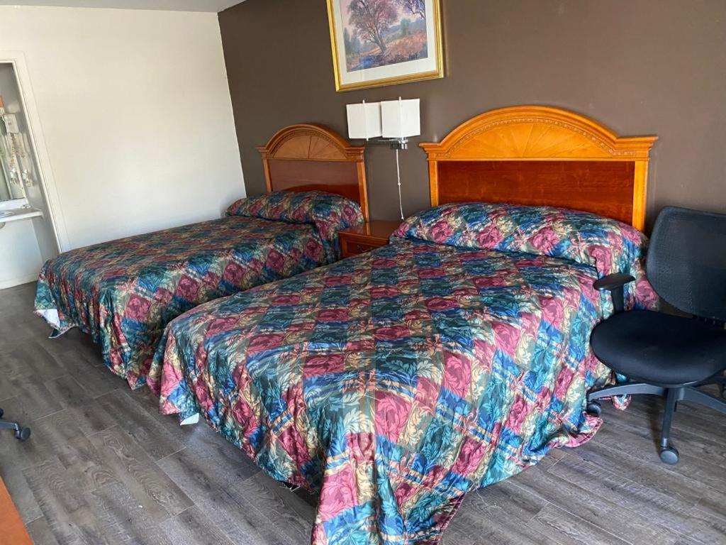 Country Club Inn & Suites photo 27