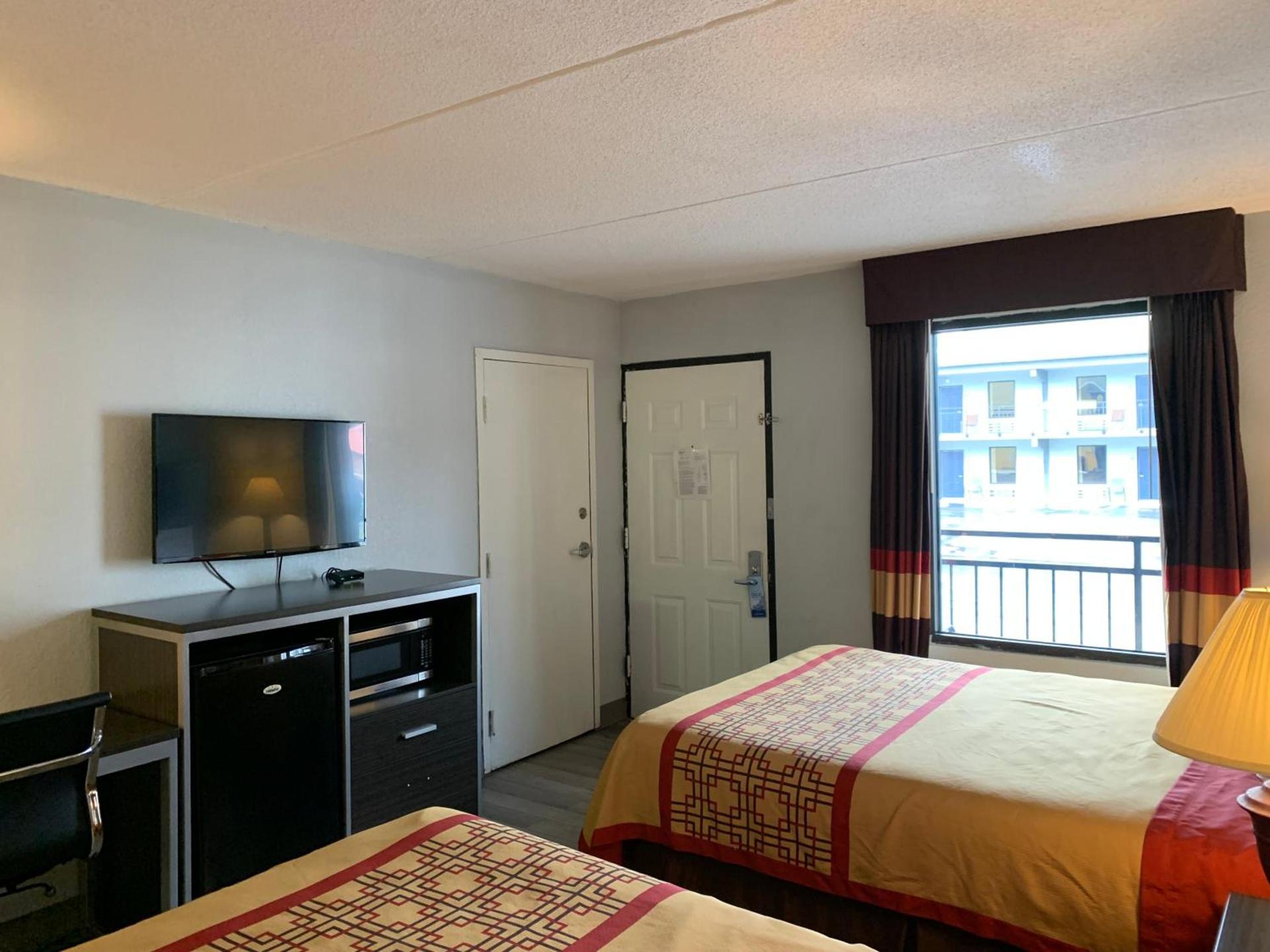 Pigeon Forge Parkway Inn photo 27