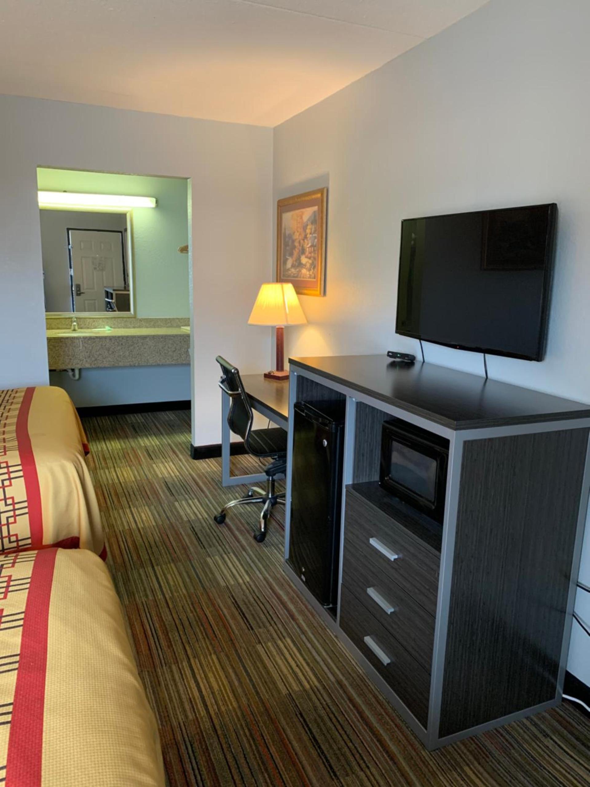 Pigeon Forge Parkway Inn photo 29