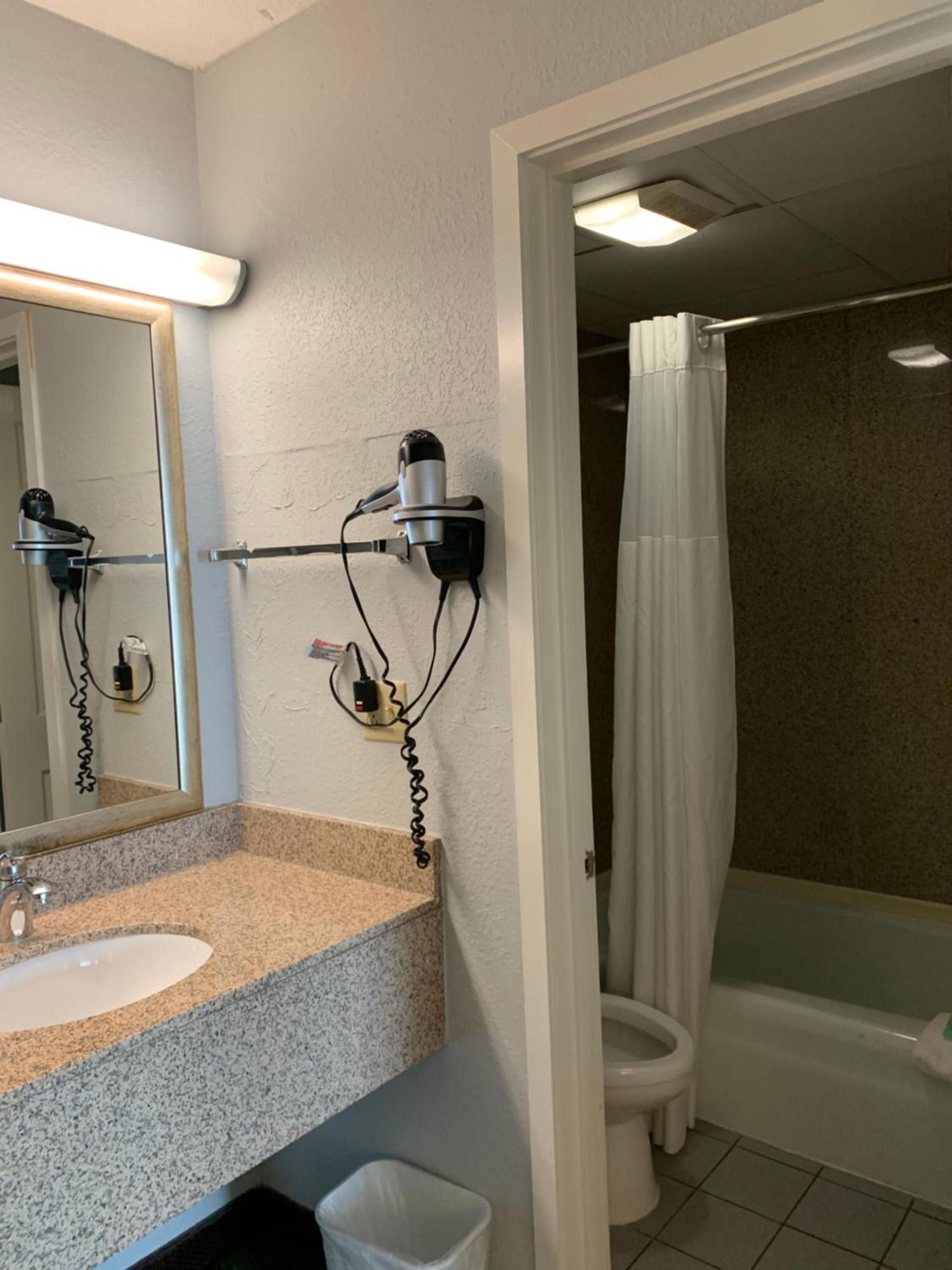 Pigeon Forge Parkway Inn photo 26