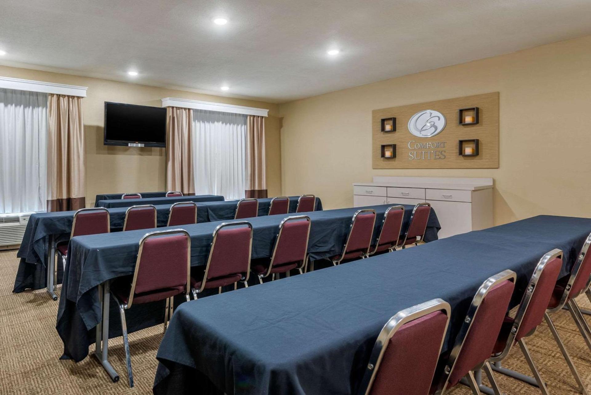 Comfort Suites near Route 66 photo 26